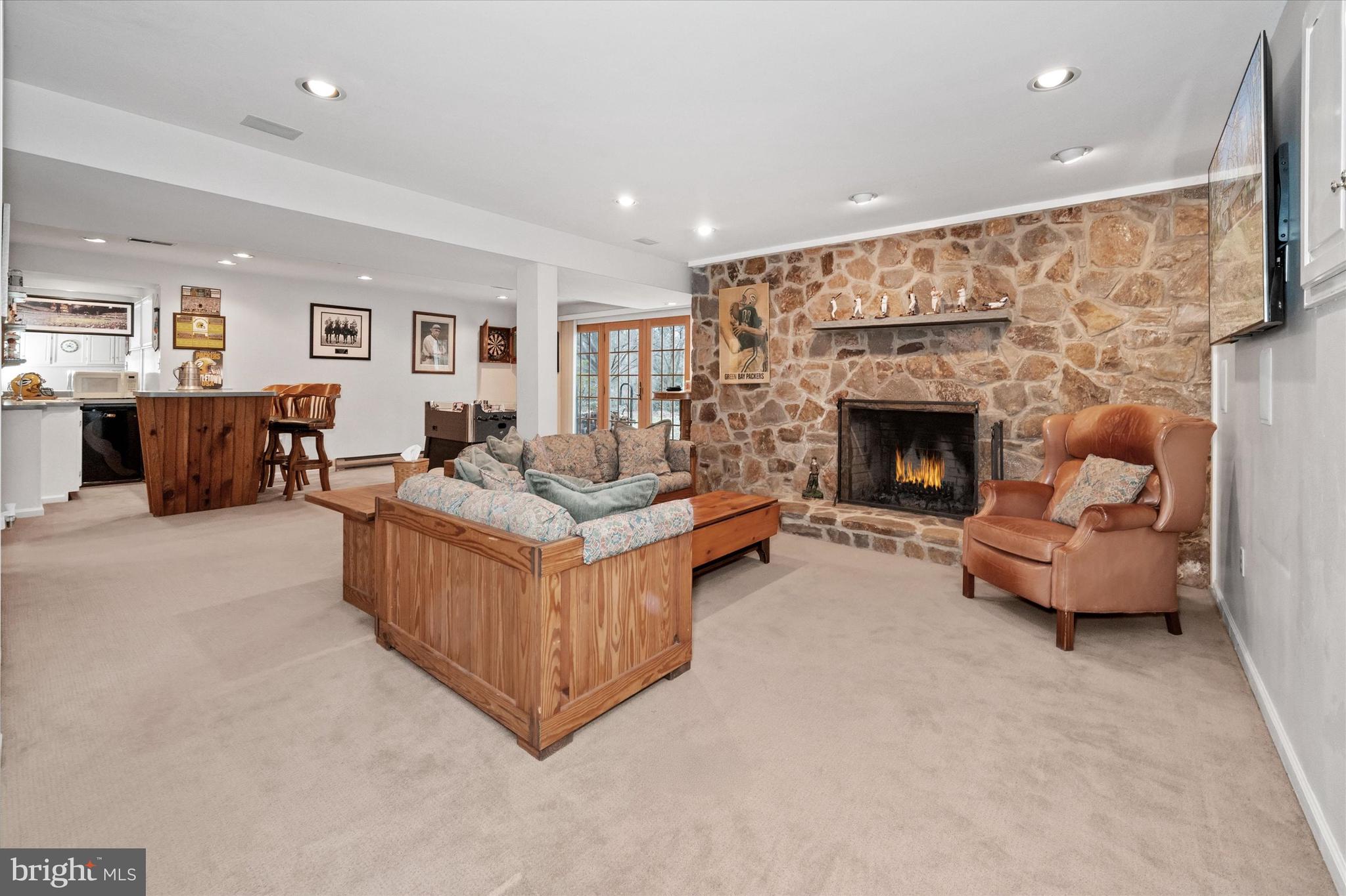 LARCHMONT - Residential