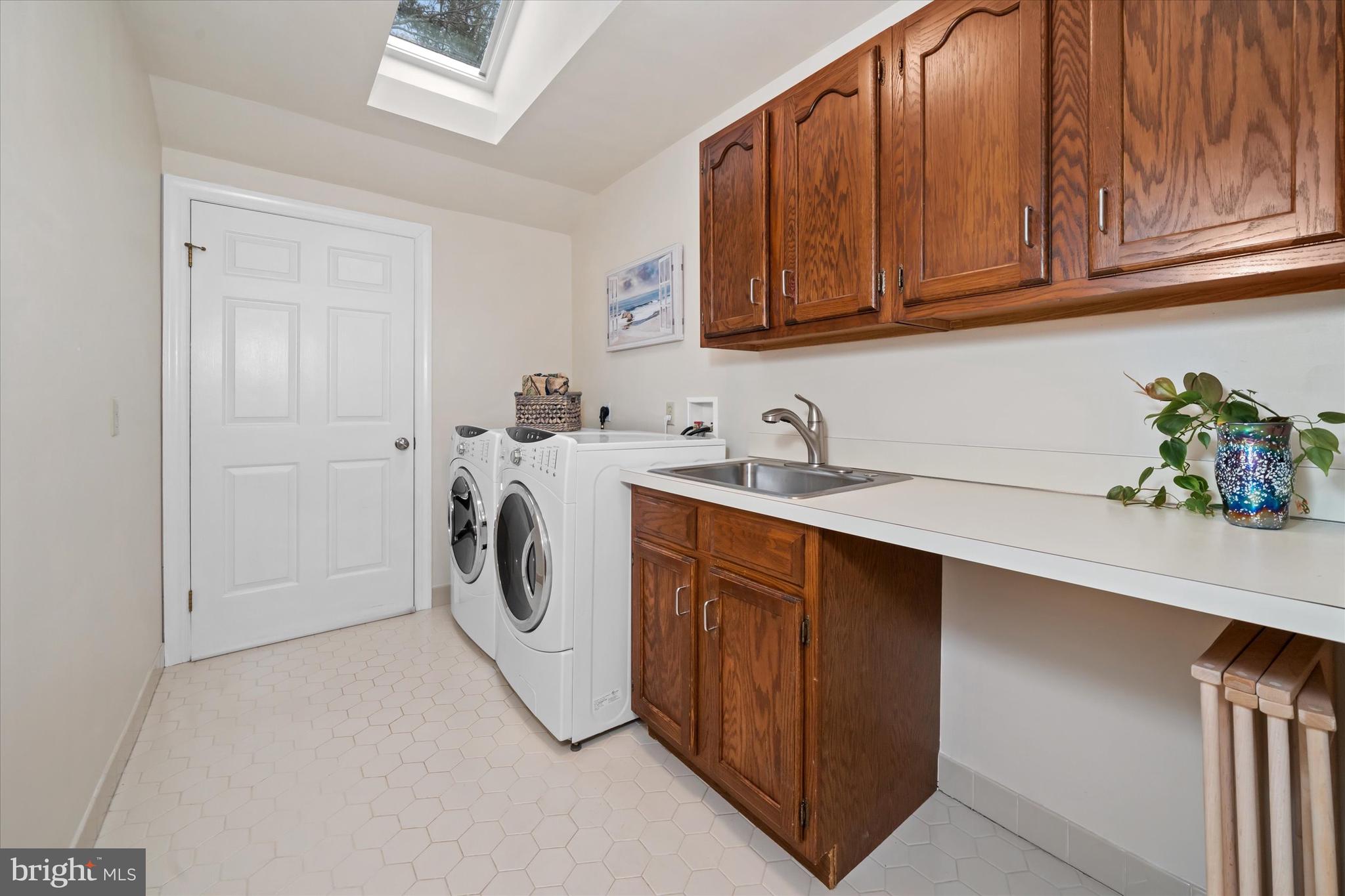 LARCHMONT - Residential