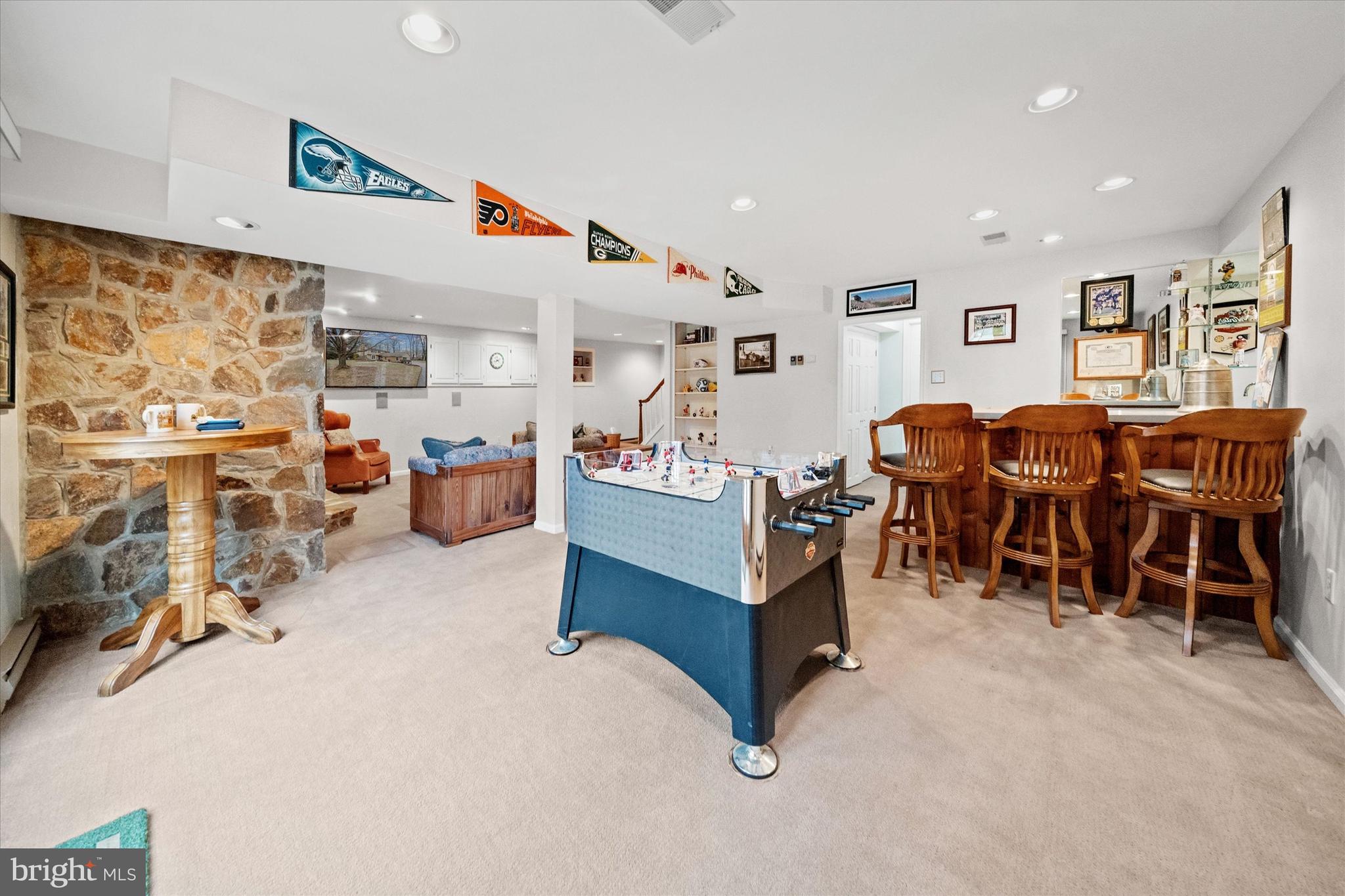 LARCHMONT - Residential