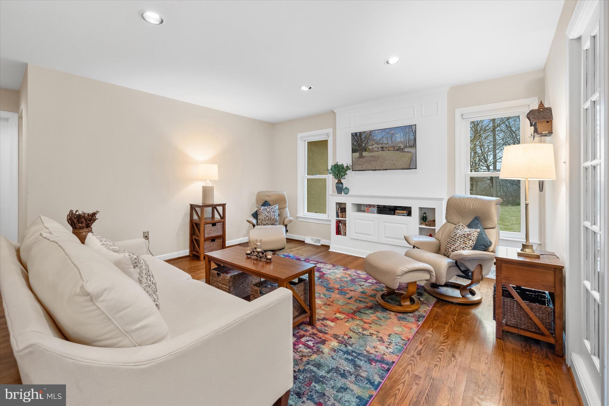 LARCHMONT - Residential