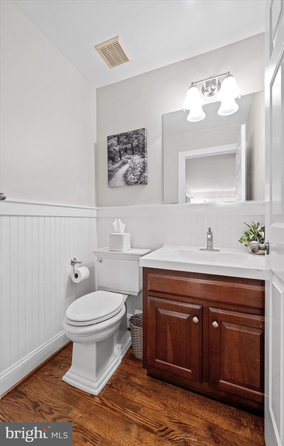 LARCHMONT - Residential