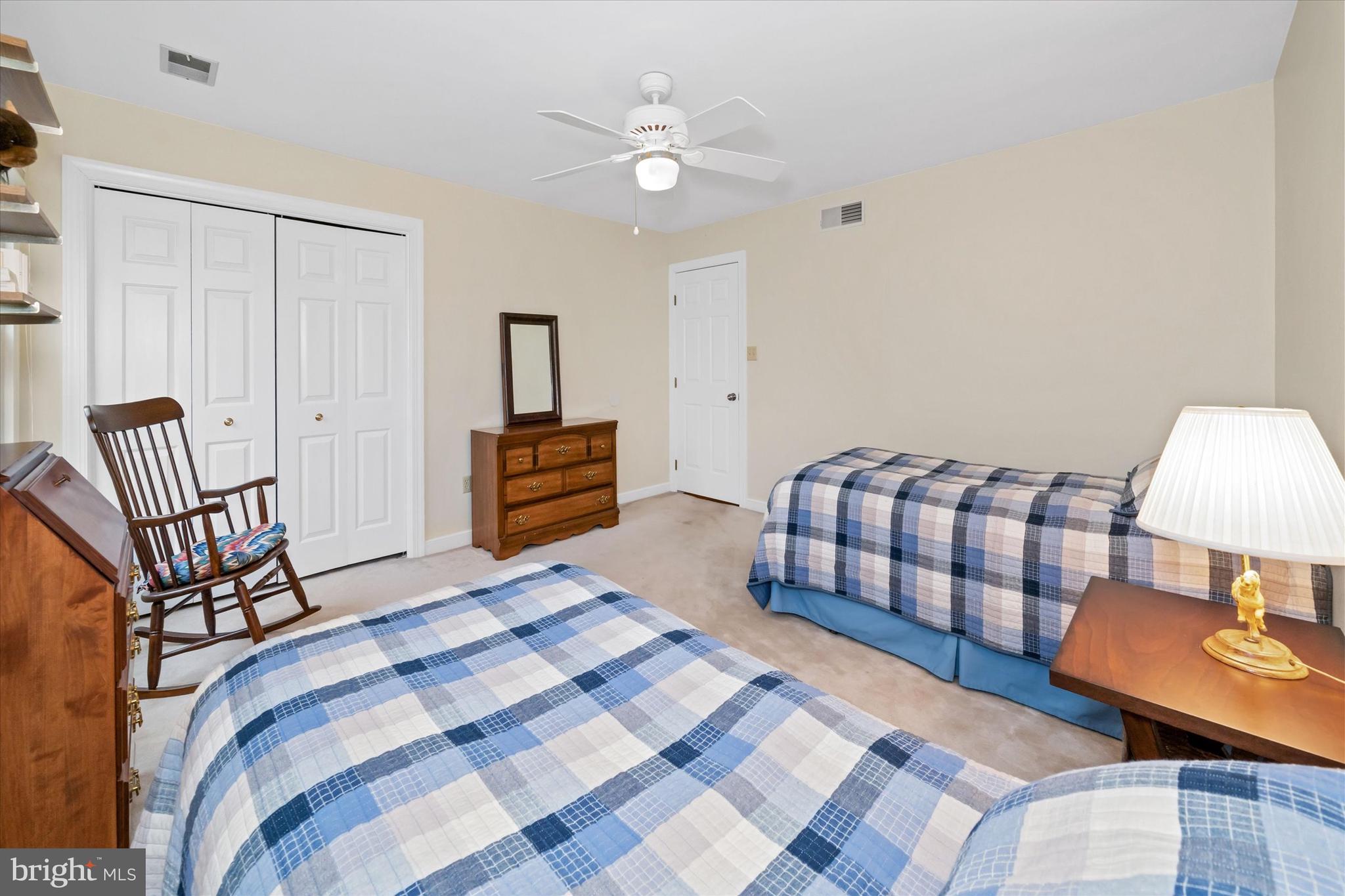 LARCHMONT - Residential