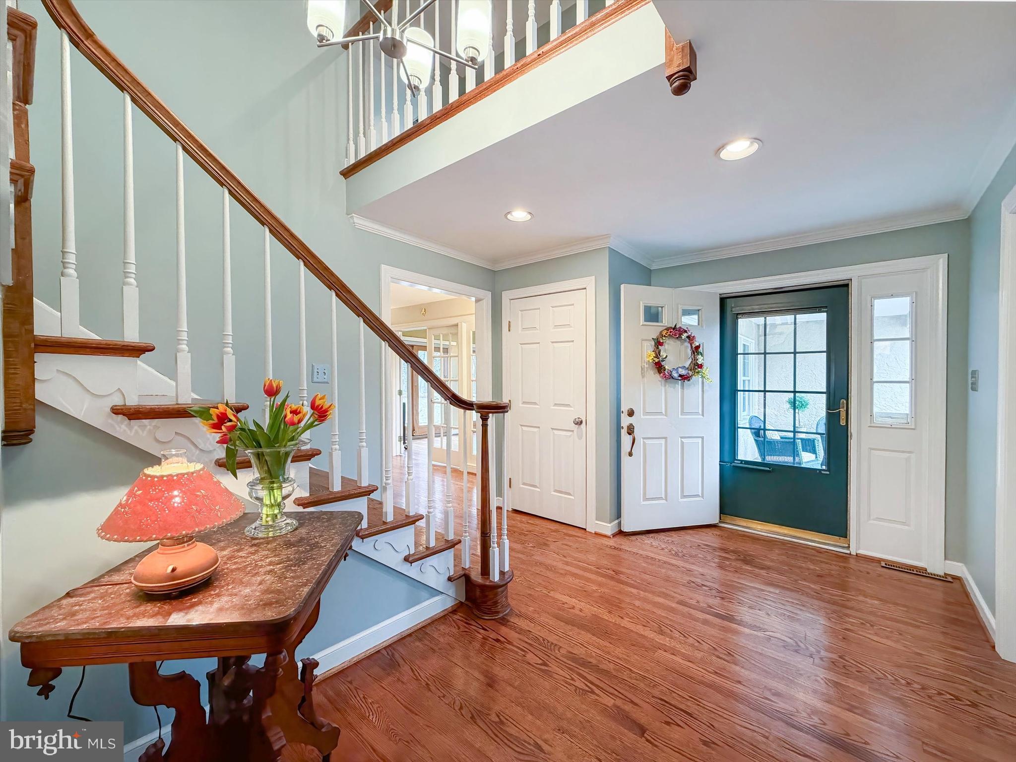 LARCHMONT - Residential