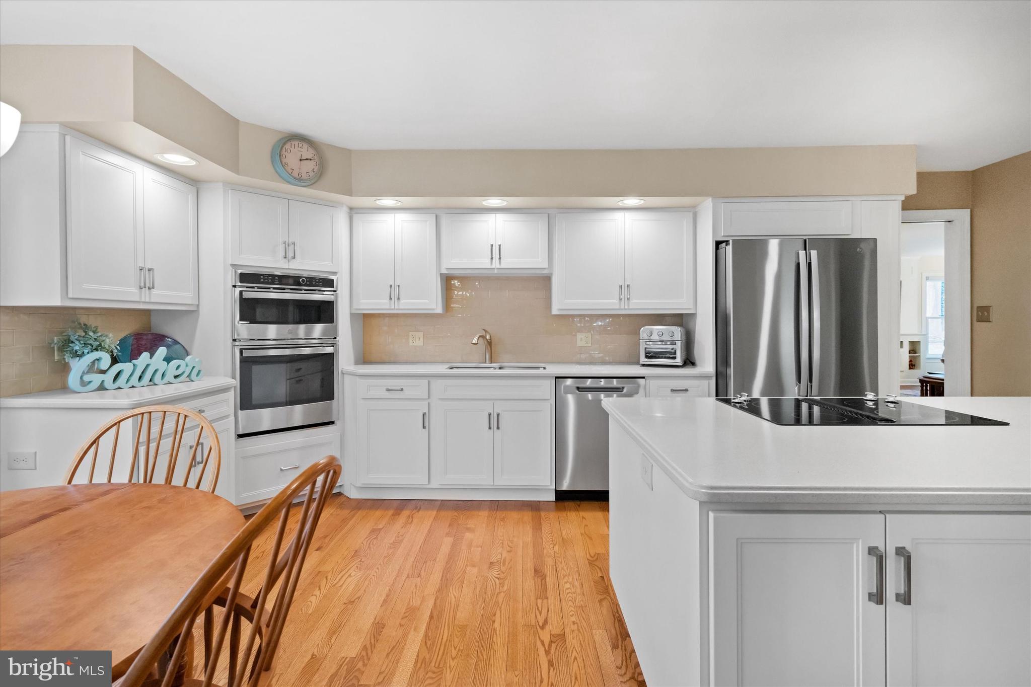 LARCHMONT - Residential