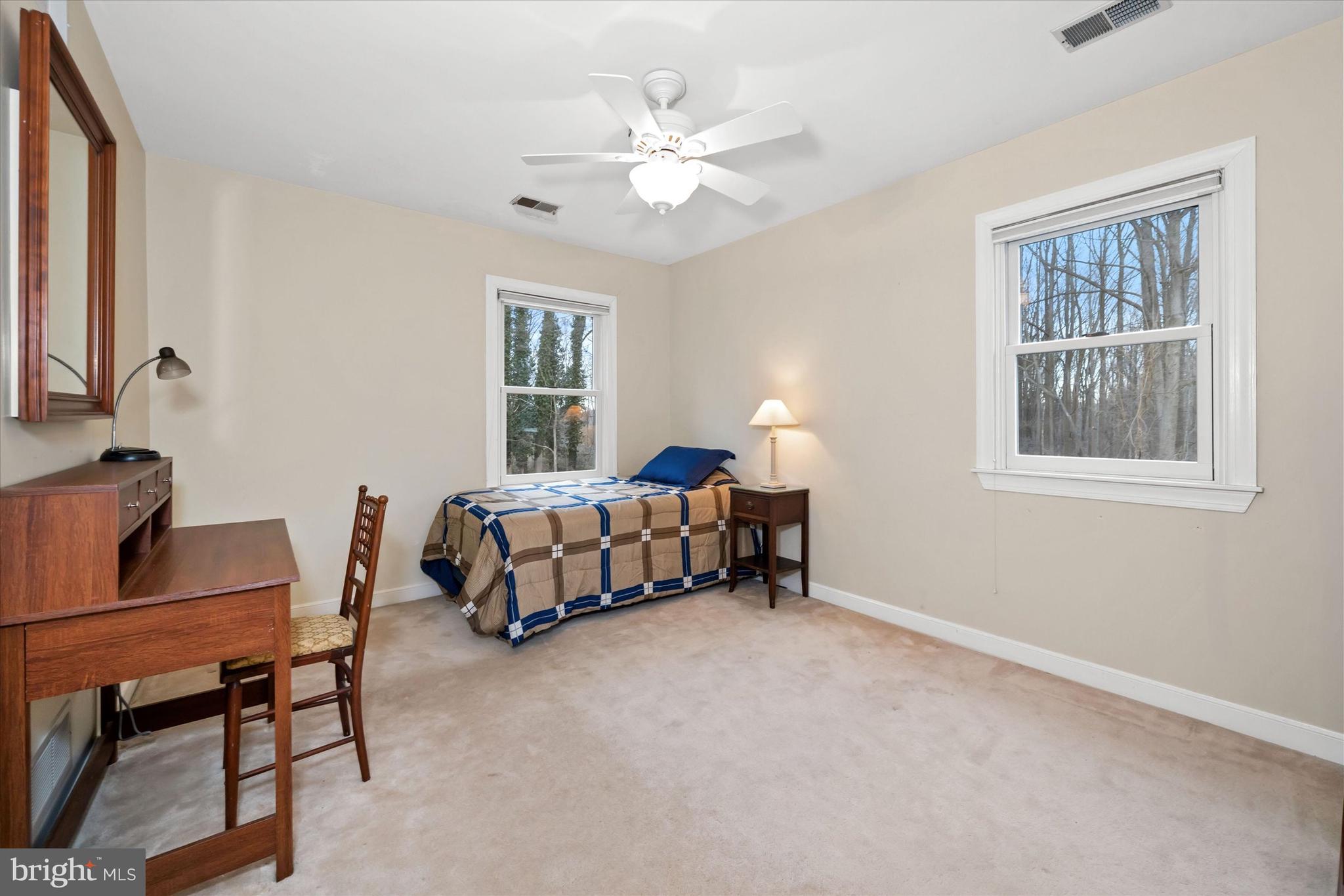 LARCHMONT - Residential