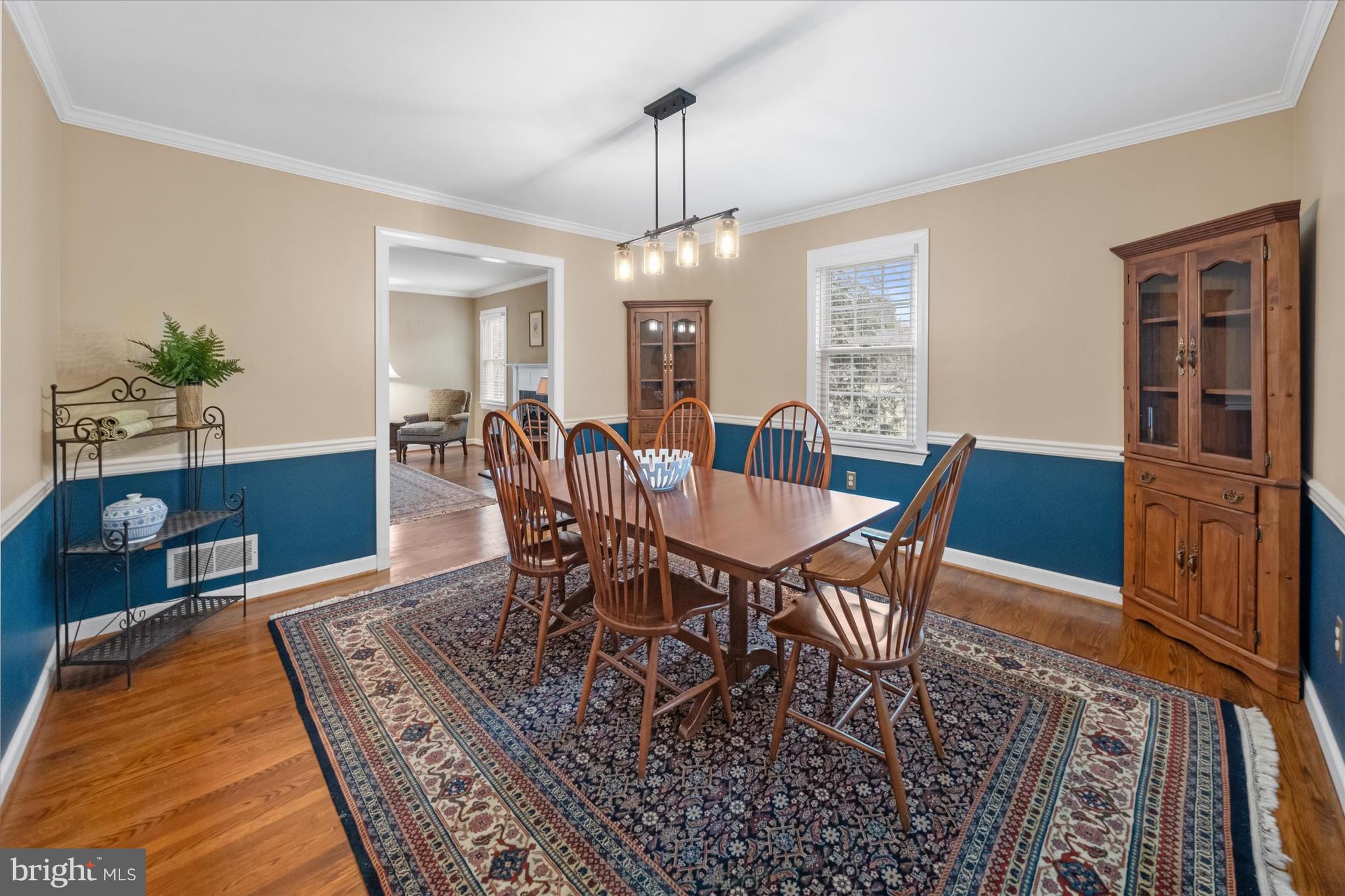 LARCHMONT - Residential