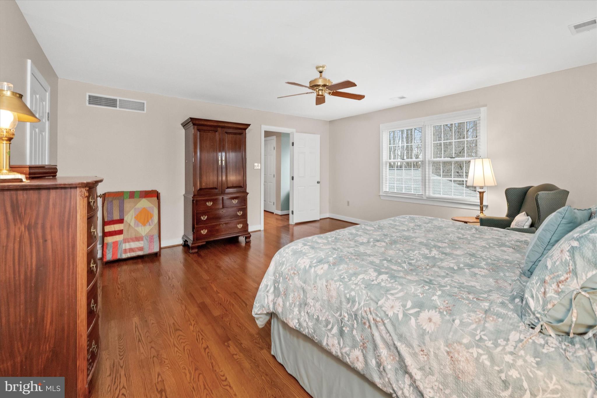 LARCHMONT - Residential