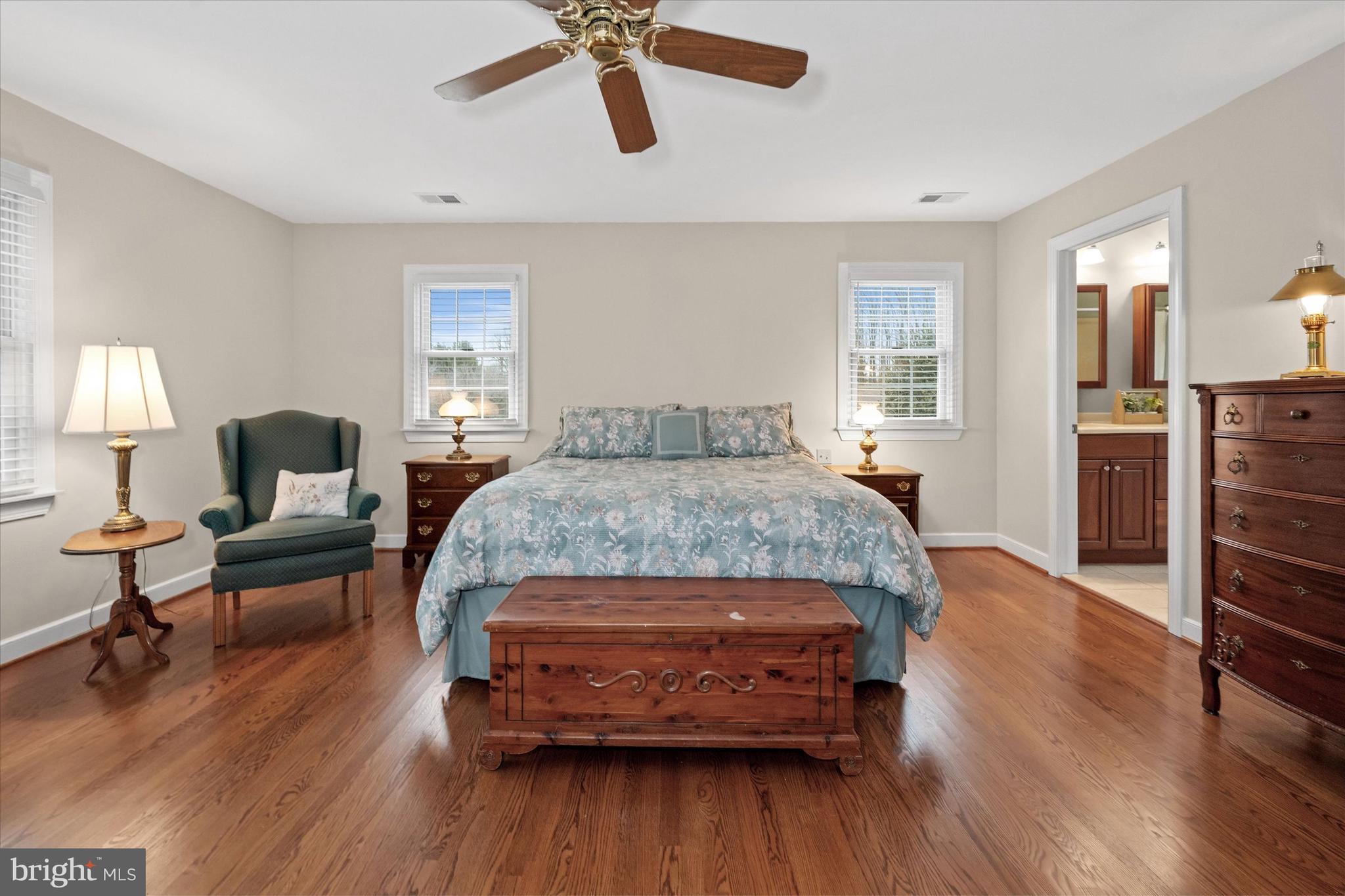 LARCHMONT - Residential