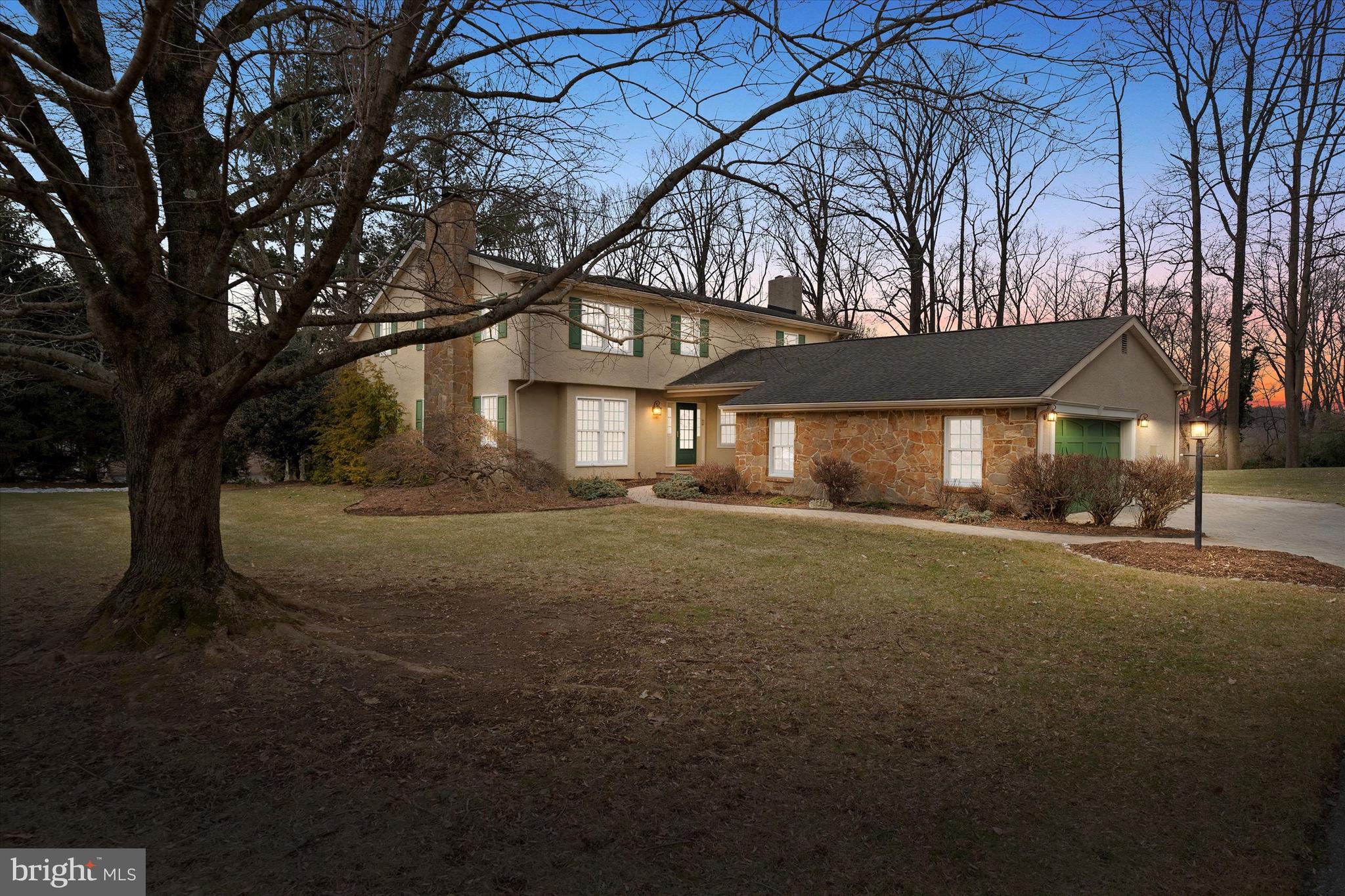 LARCHMONT - Residential