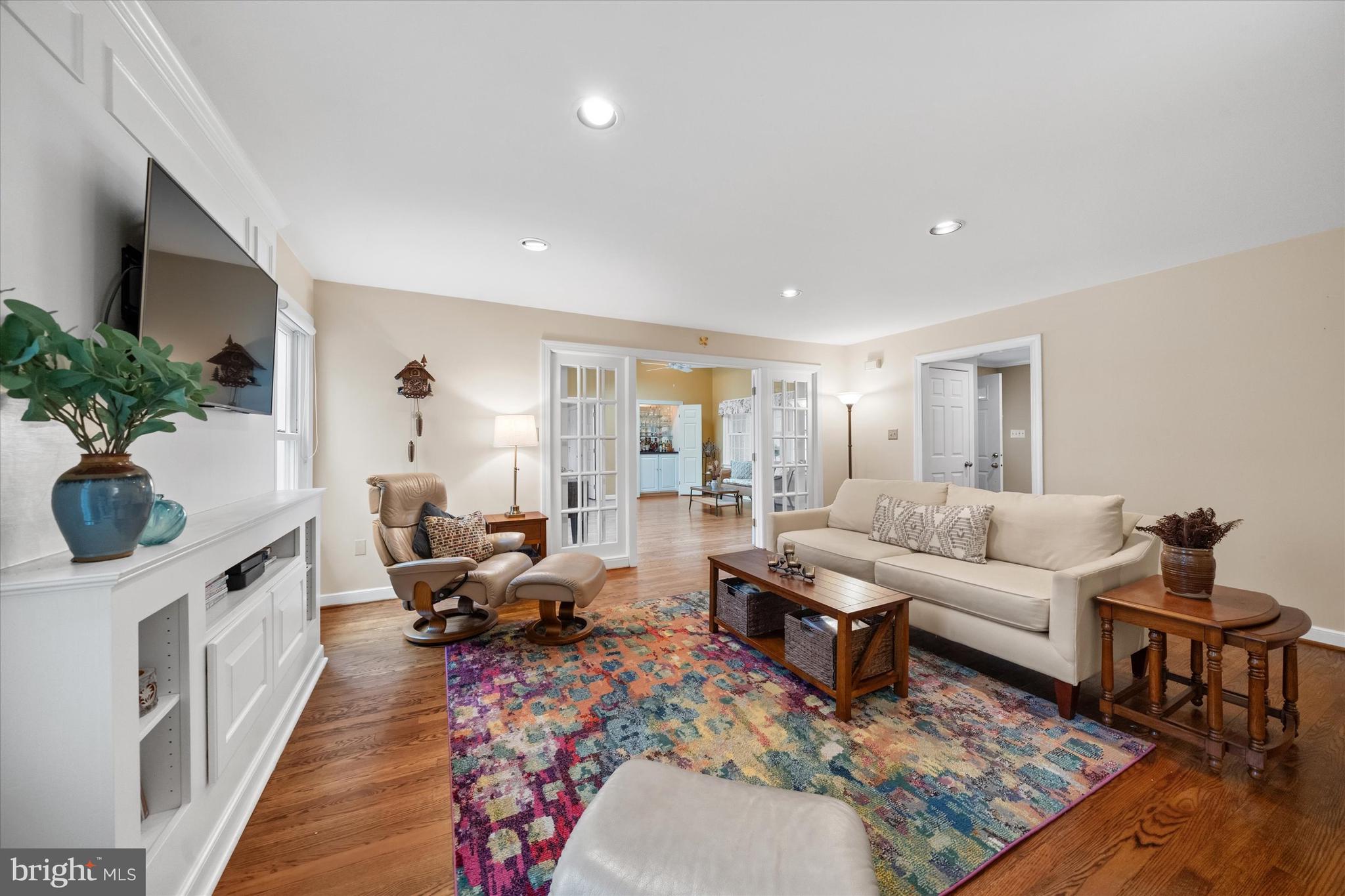LARCHMONT - Residential