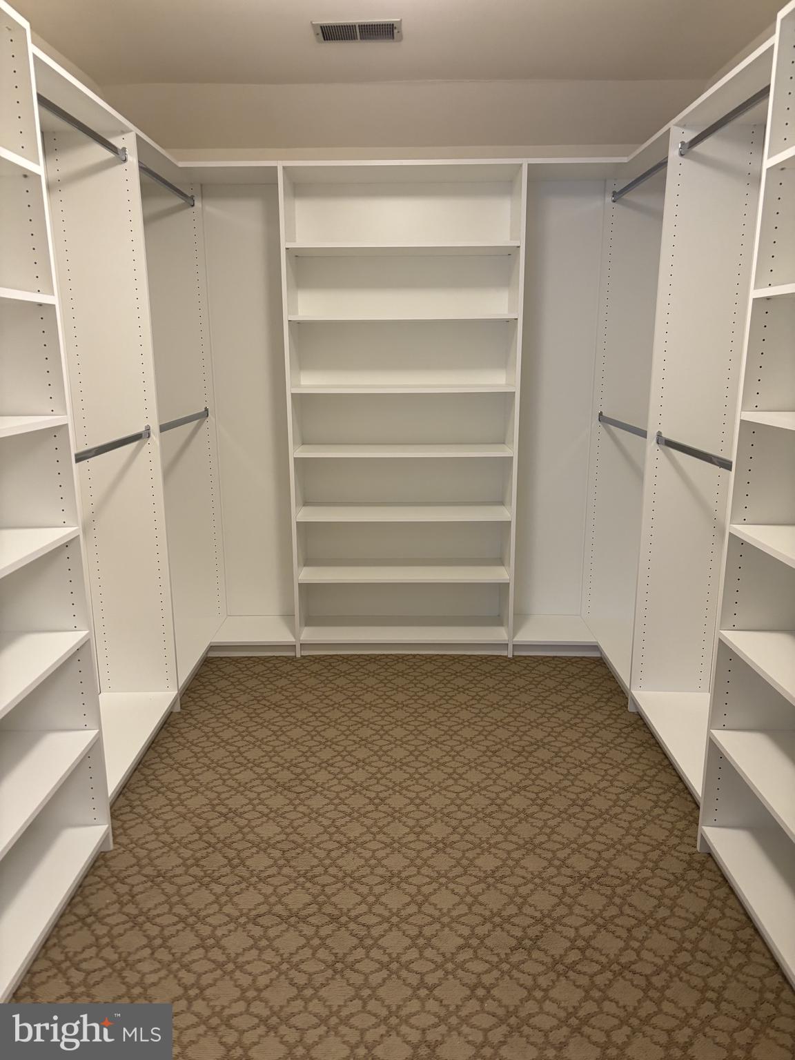 LARCHMONT - Residential