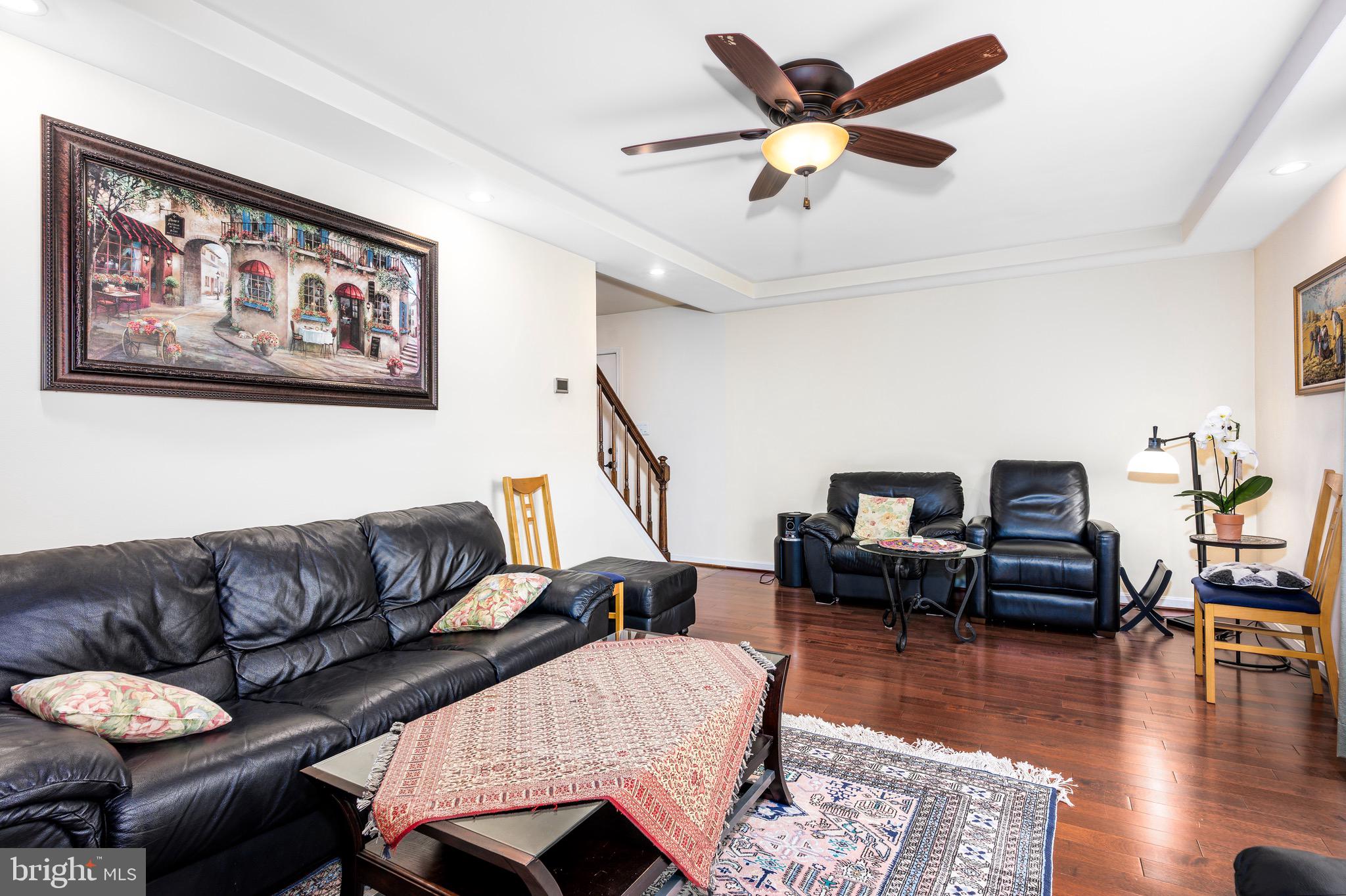 HUNT MEADOW - Residential