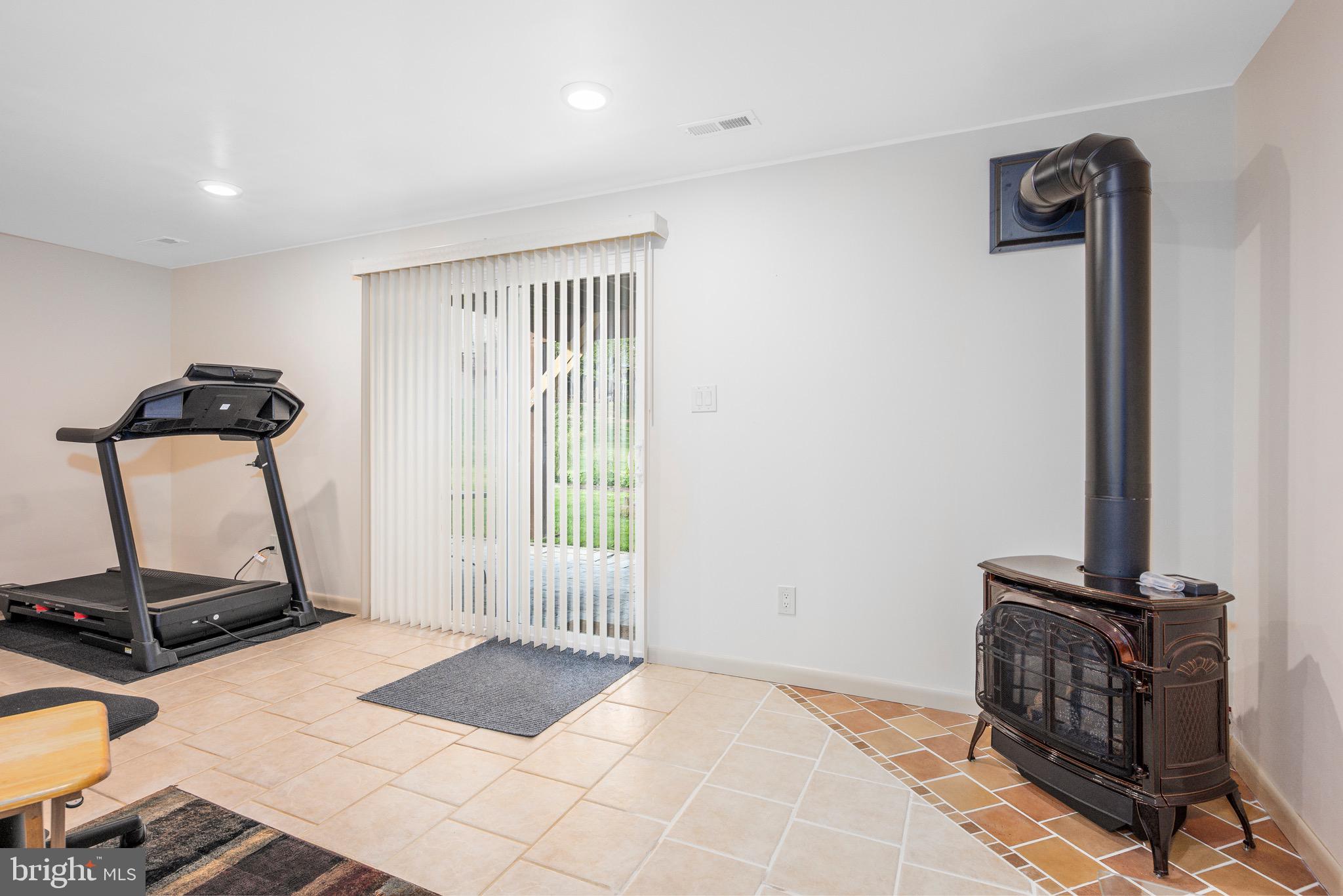 HUNT MEADOW - Residential