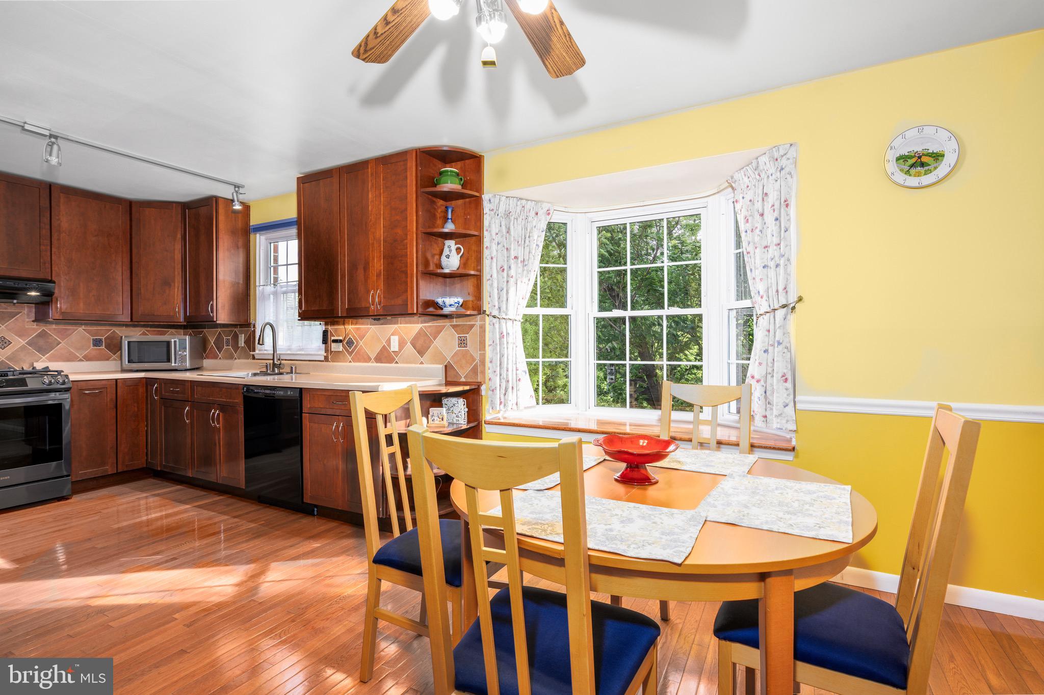 HUNT MEADOW - Residential