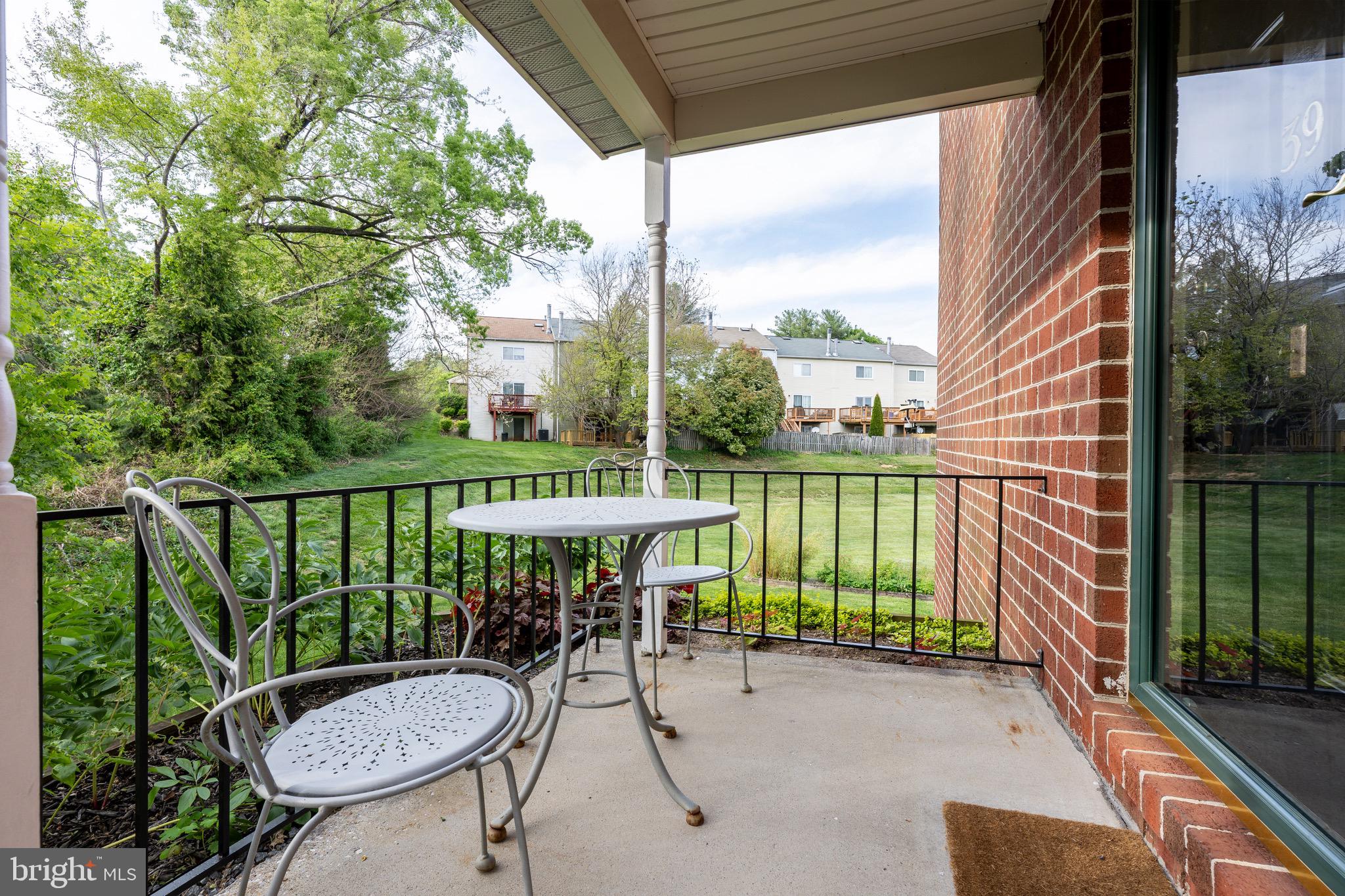 HUNT MEADOW - Residential