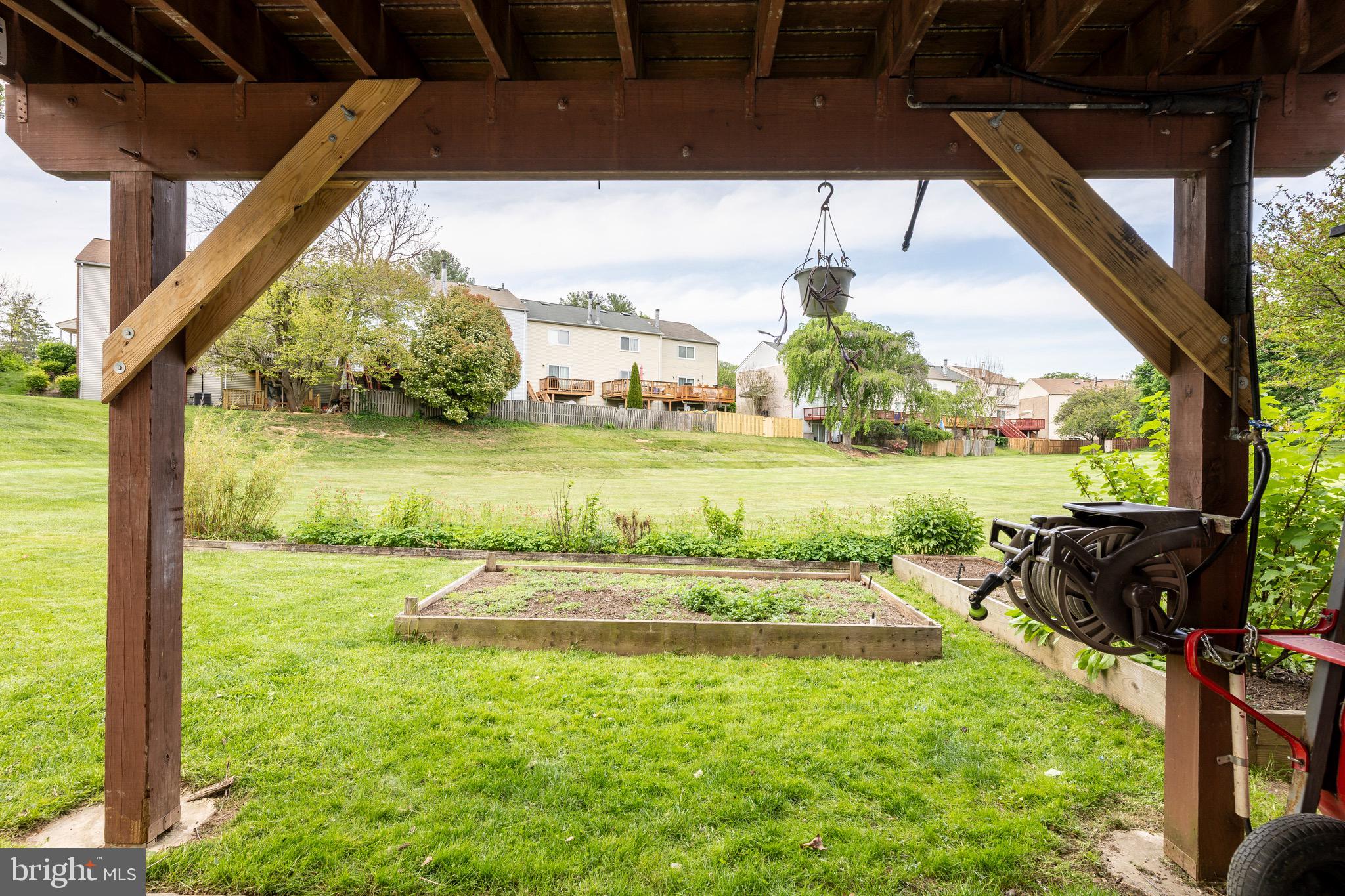HUNT MEADOW - Residential