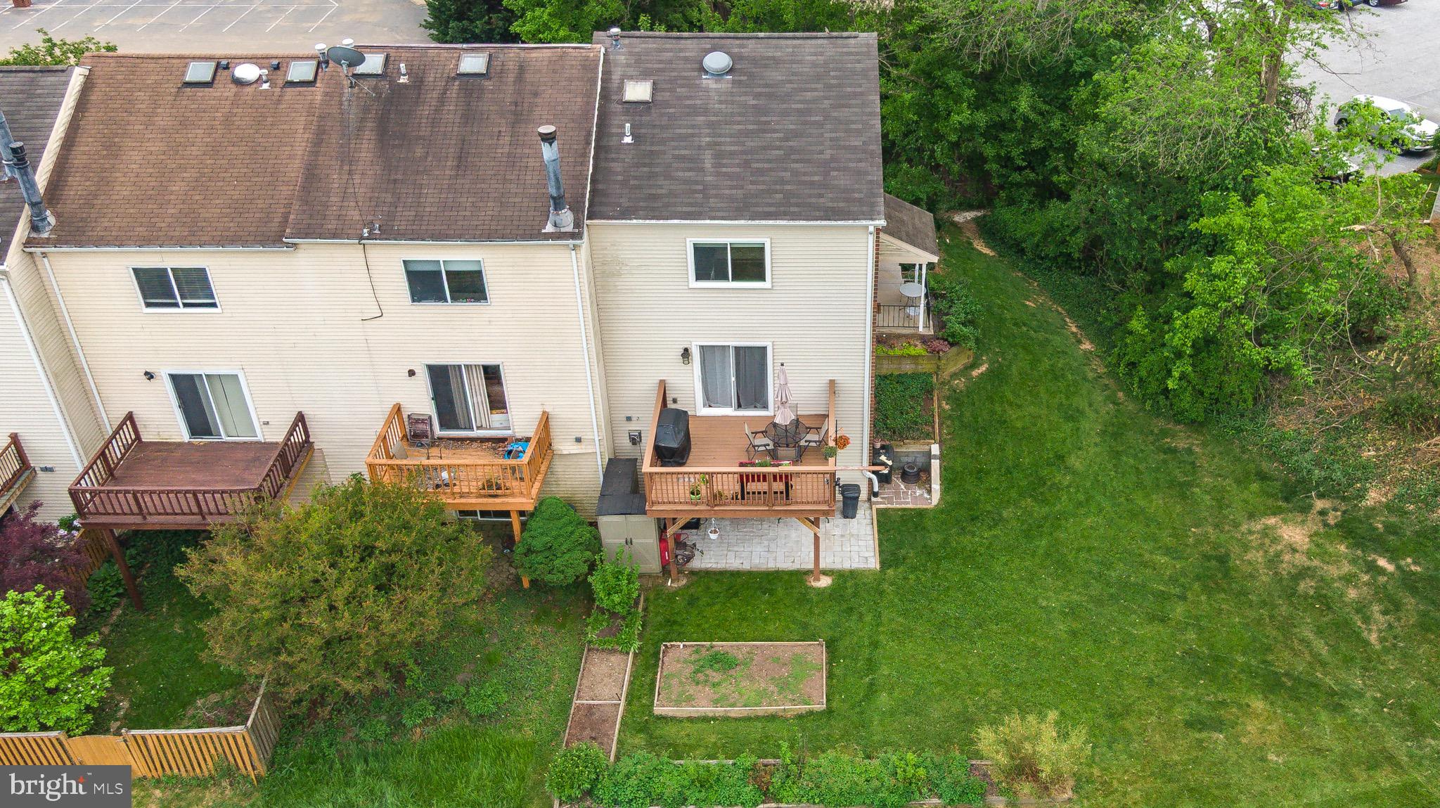 HUNT MEADOW - Residential