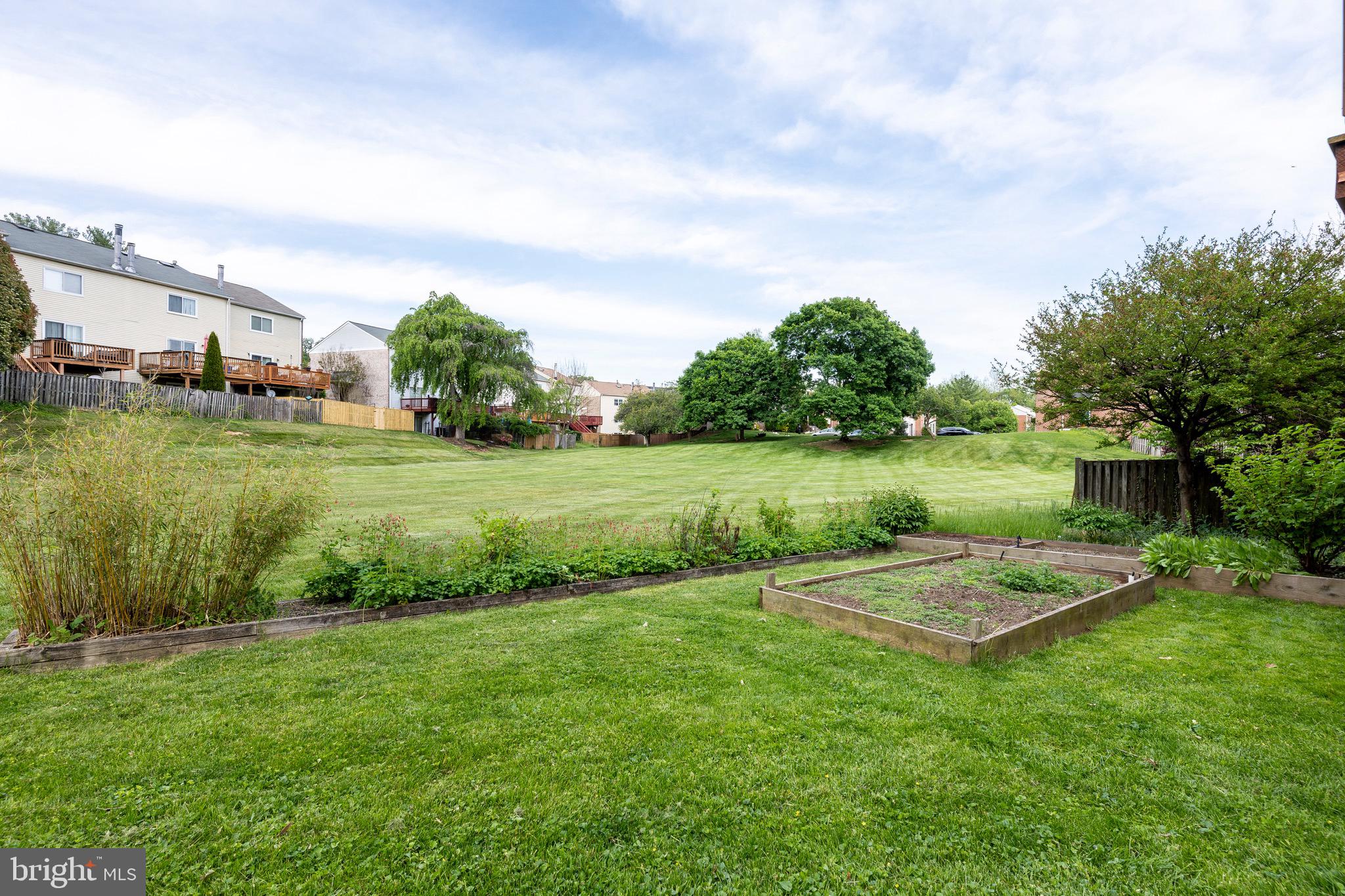 HUNT MEADOW - Residential