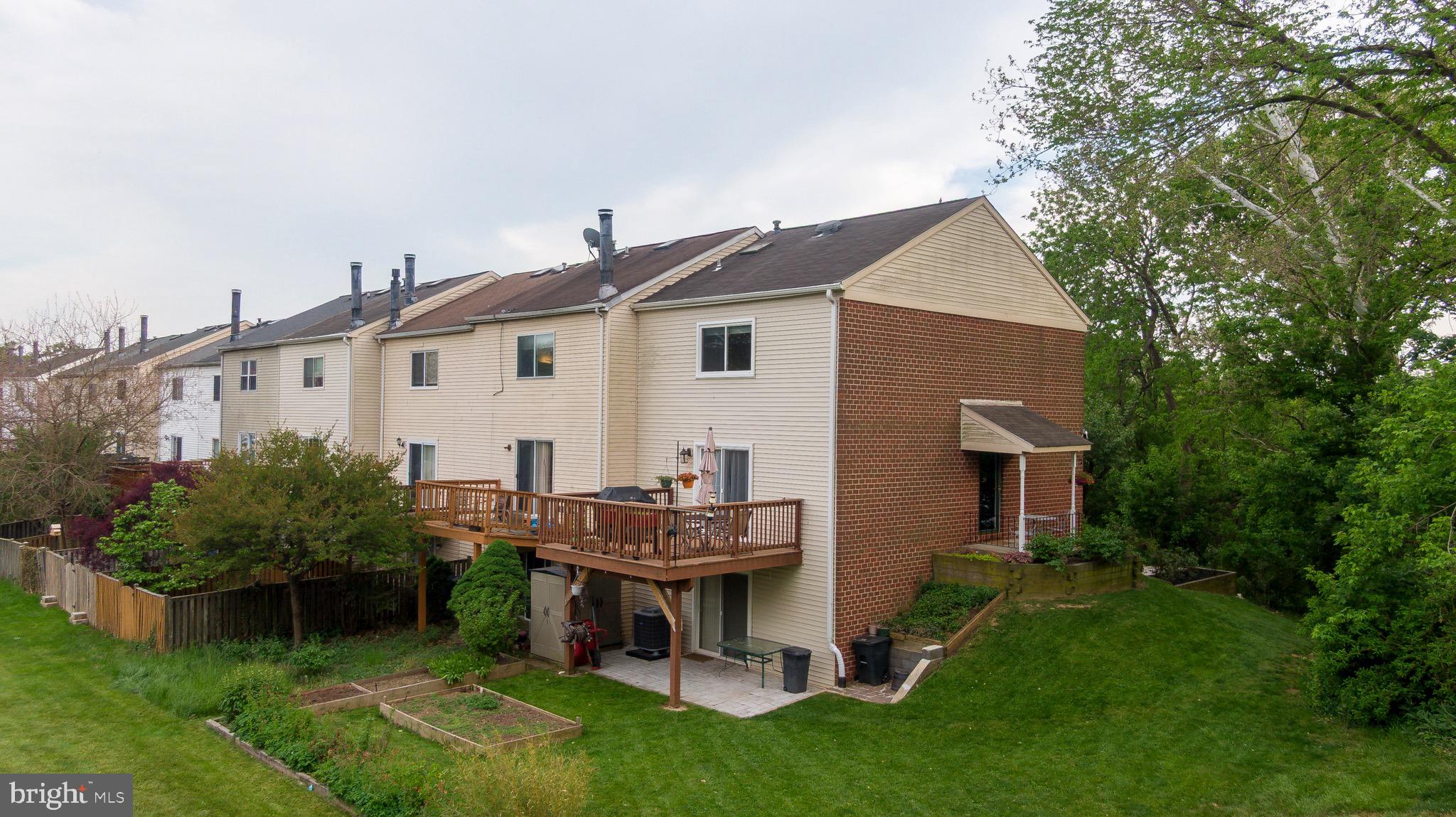 HUNT MEADOW - Residential