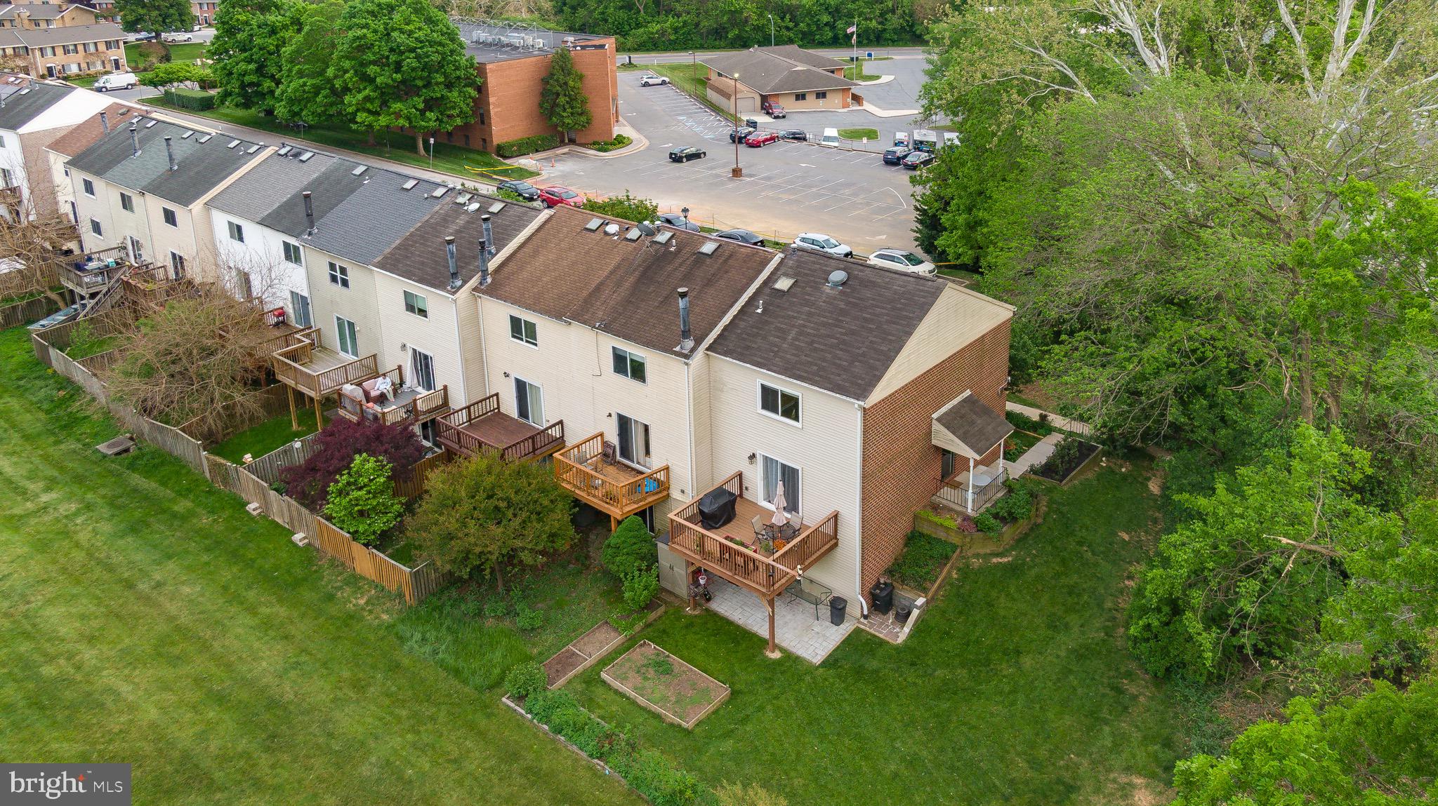 HUNT MEADOW - Residential