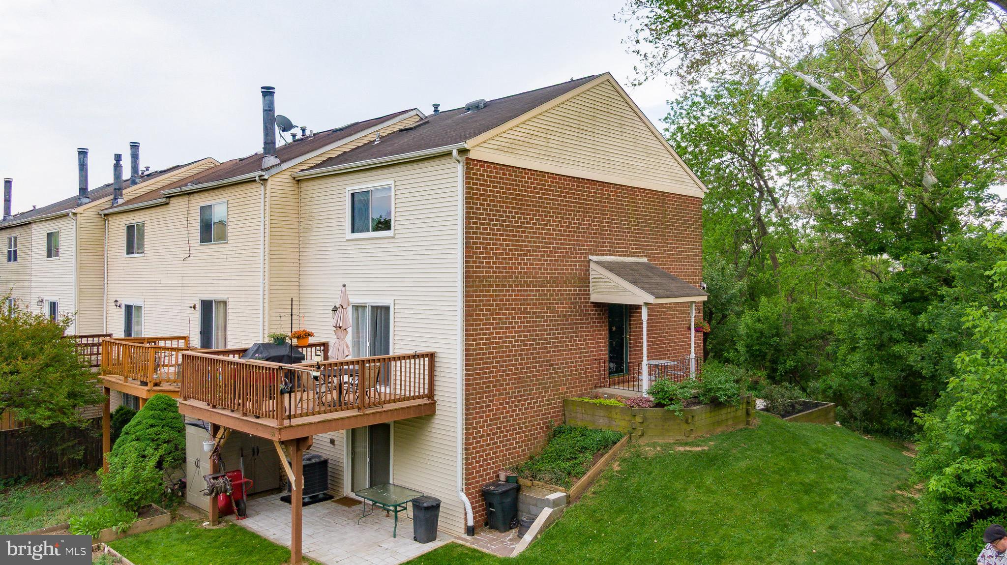 HUNT MEADOW - Residential