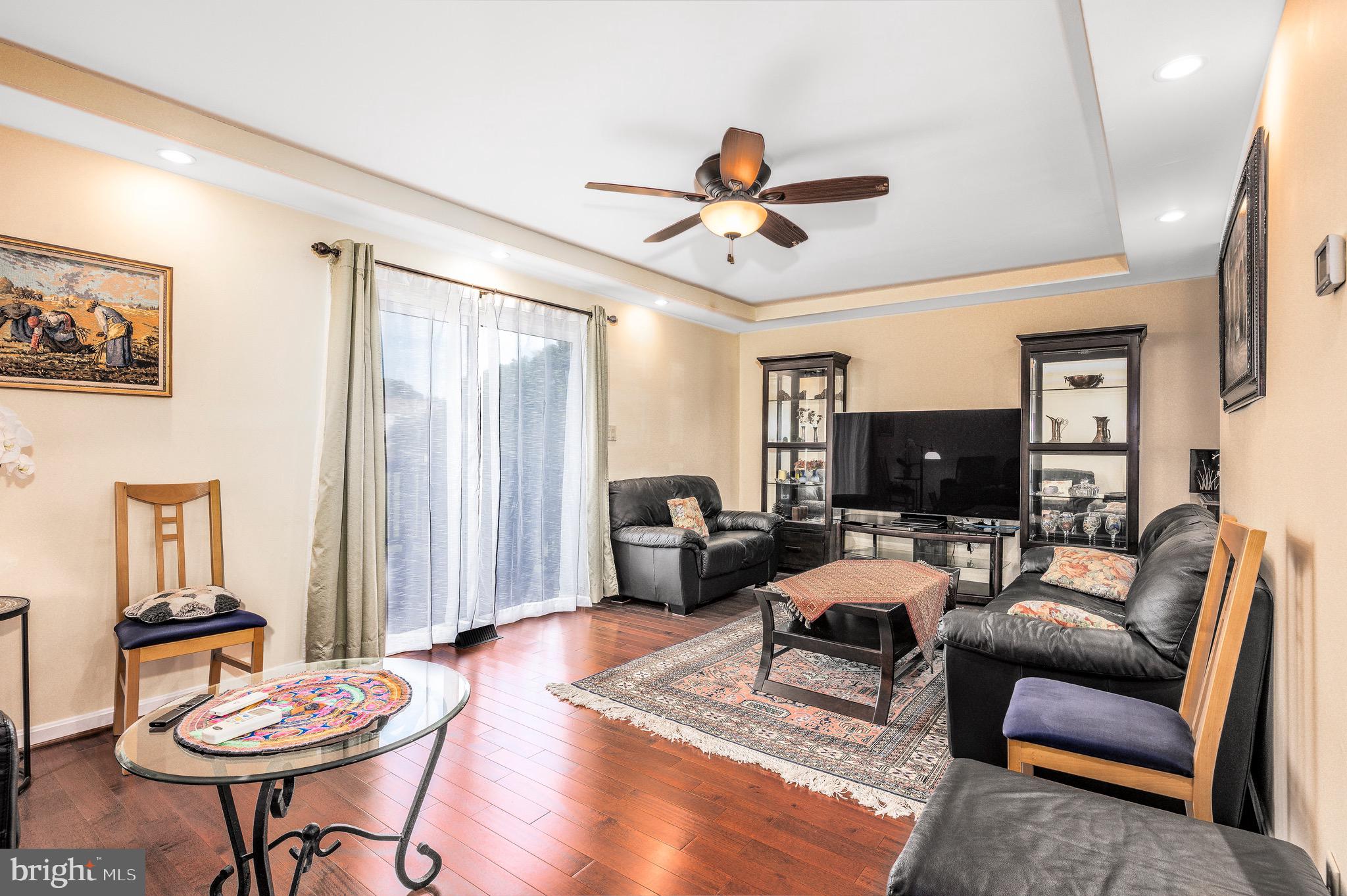 HUNT MEADOW - Residential