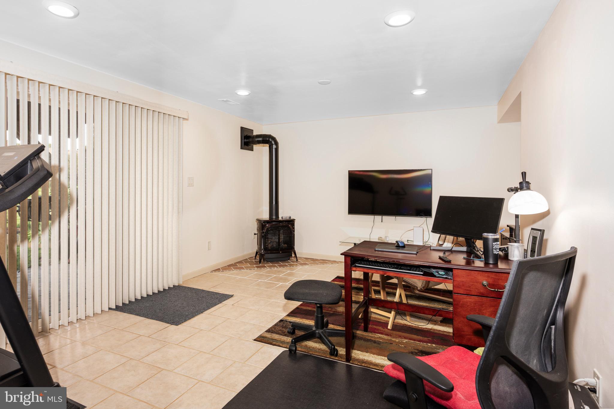 HUNT MEADOW - Residential