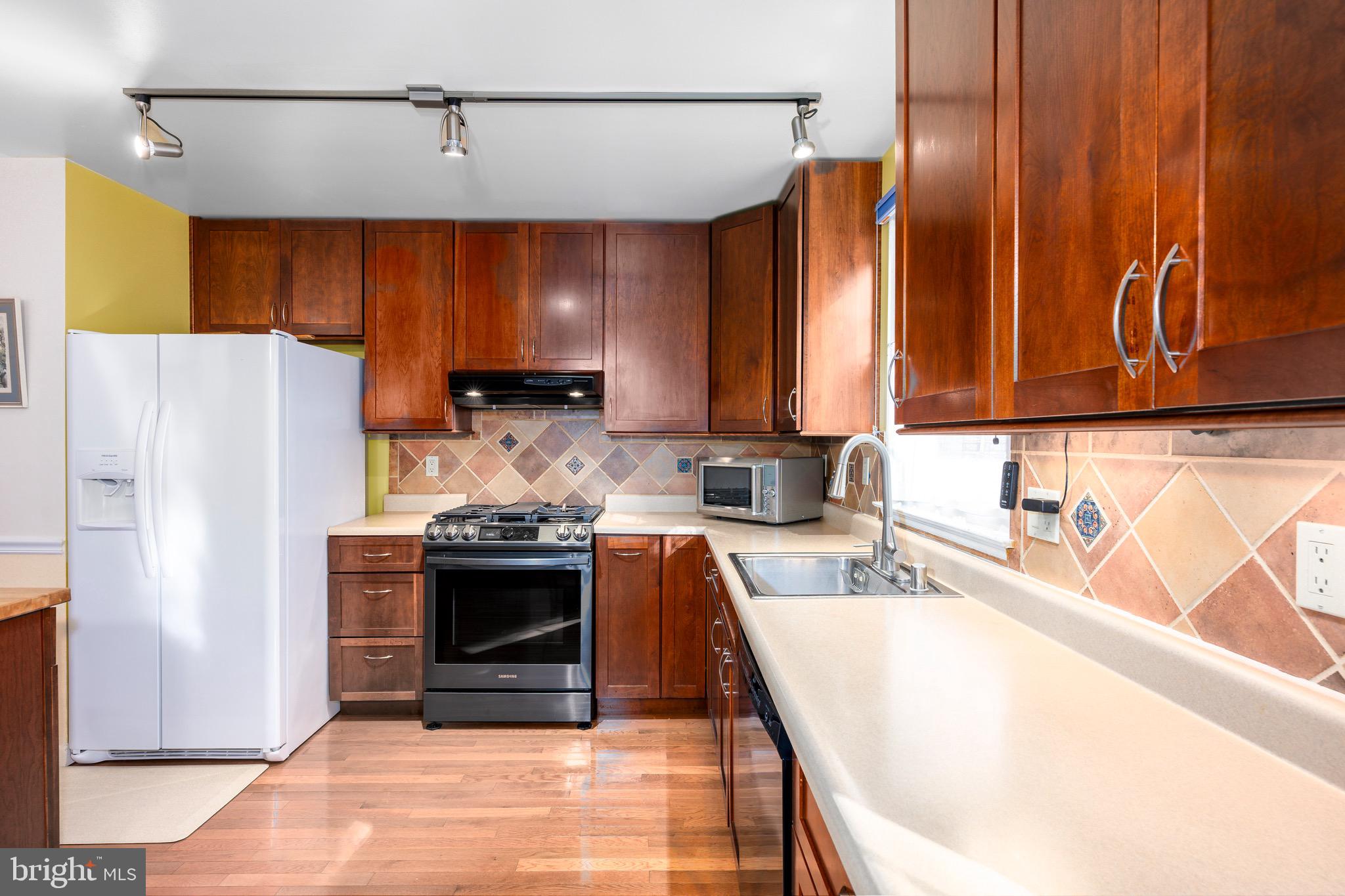 HUNT MEADOW - Residential