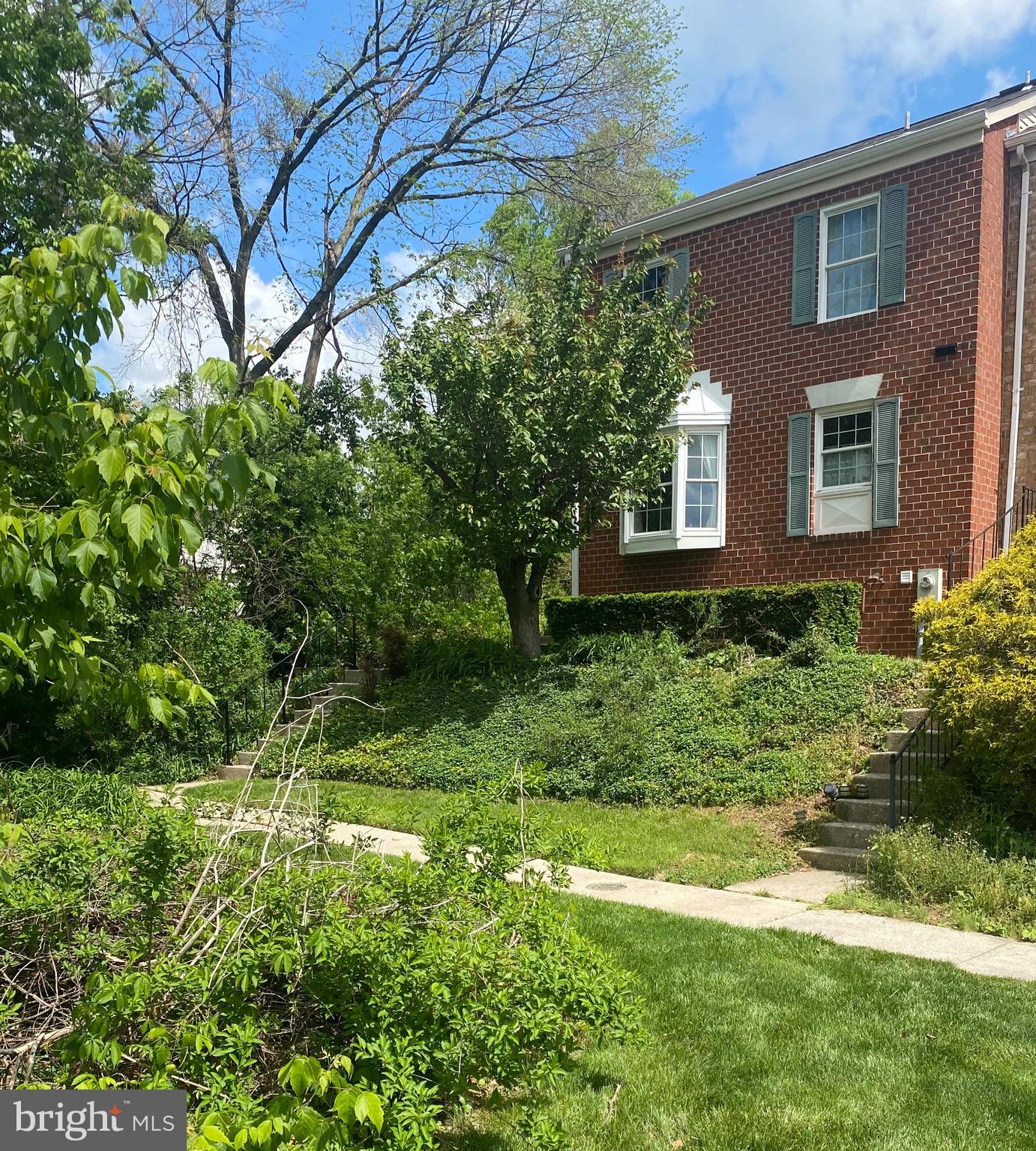 HUNT MEADOW - Residential