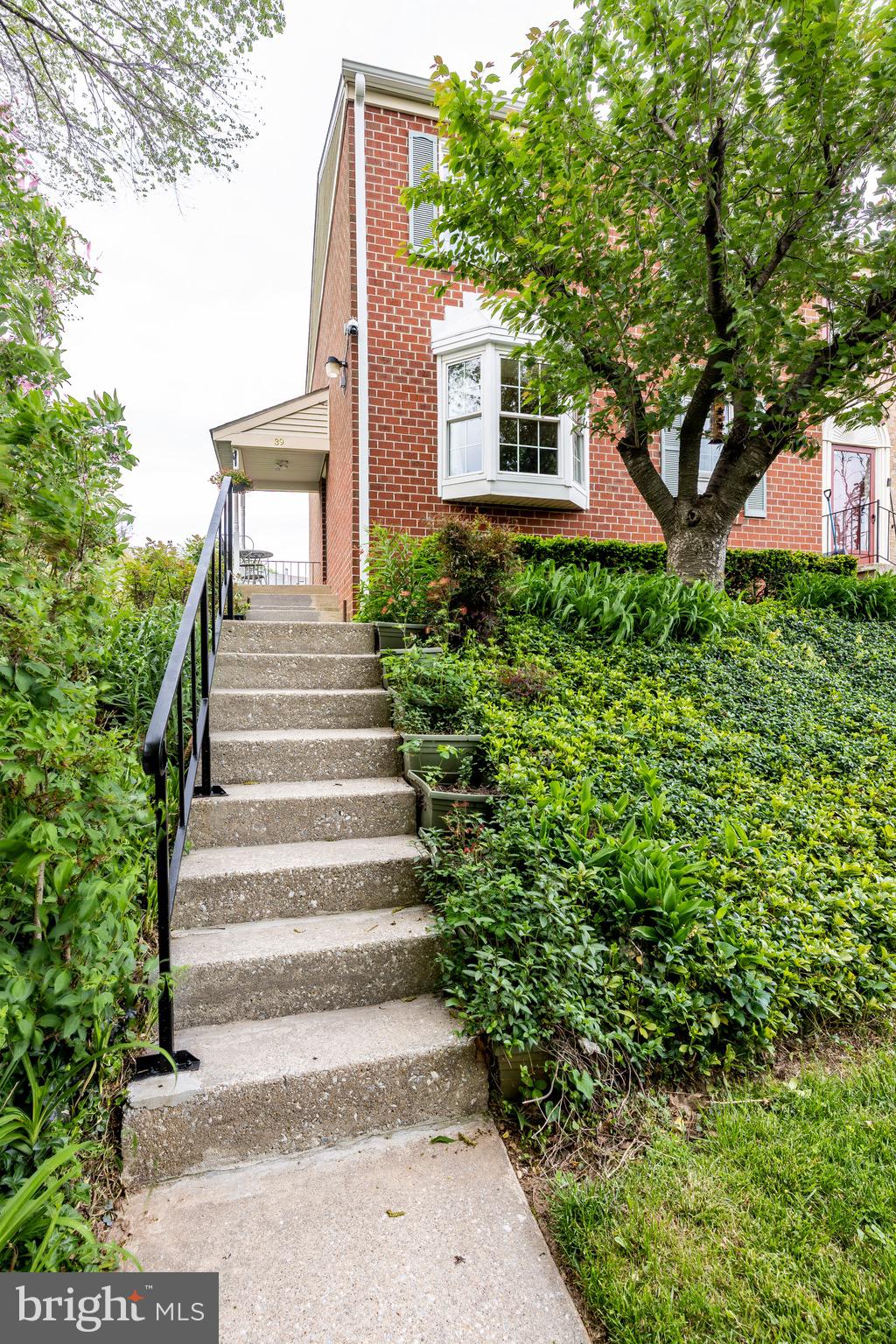 HUNT MEADOW - Residential