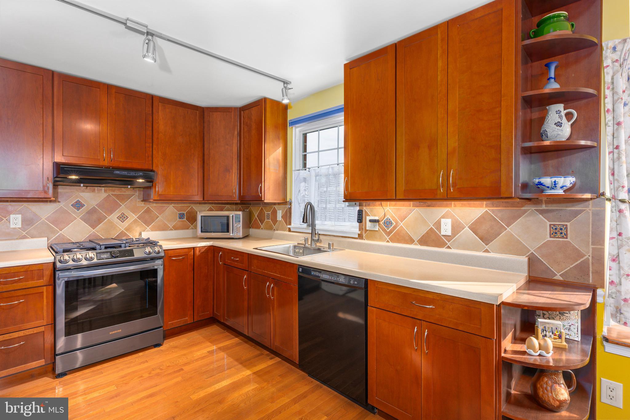 HUNT MEADOW - Residential