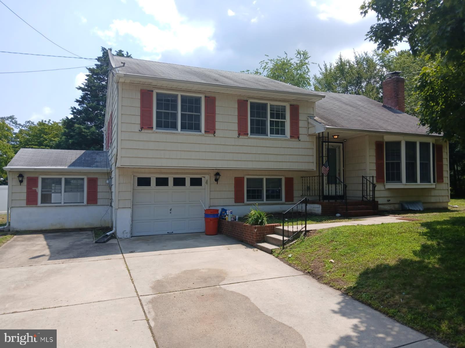 8 TINKER DRIVE