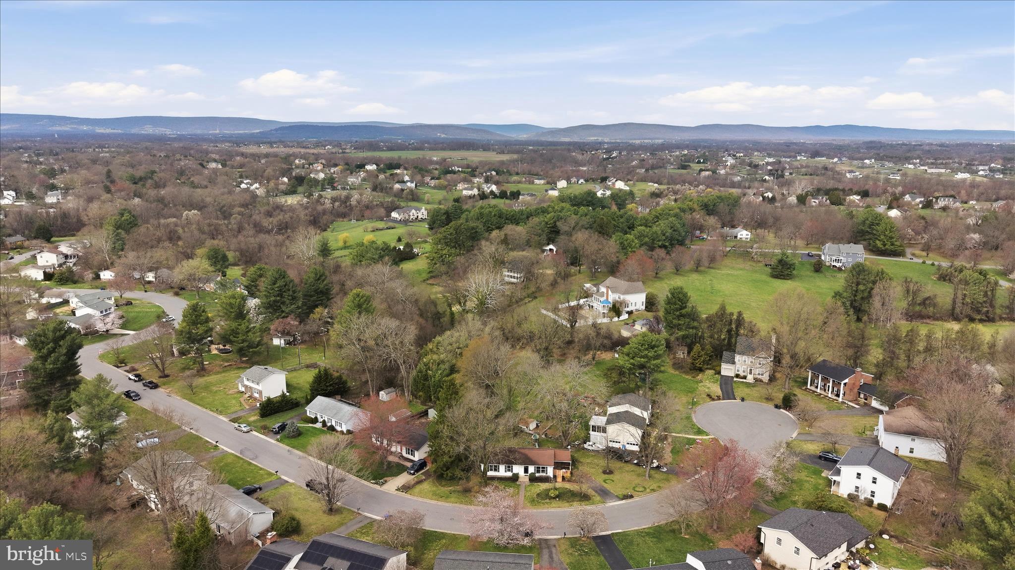 HAMILTON KNOLLS - Residential