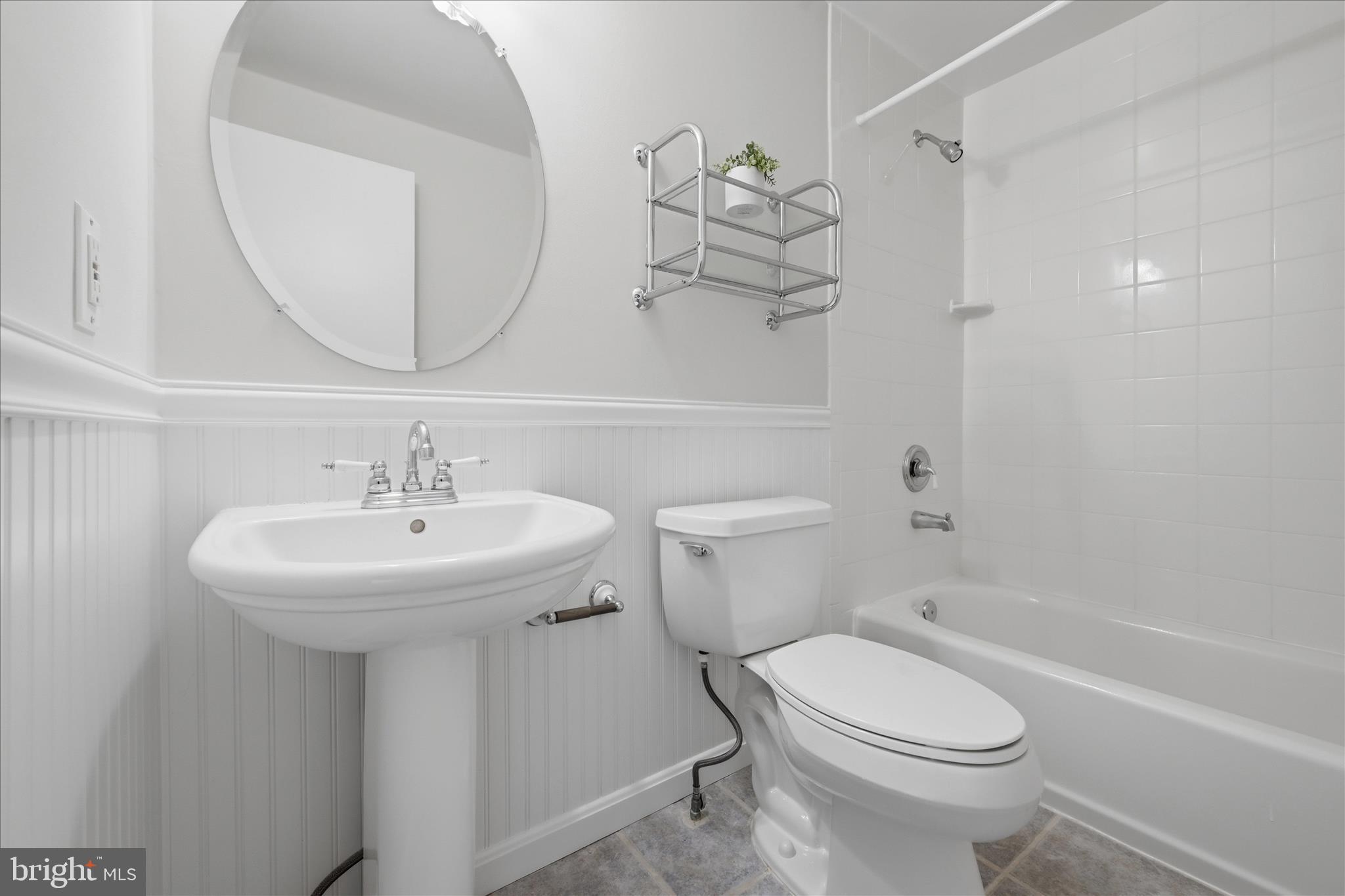 HAMILTON KNOLLS - Residential