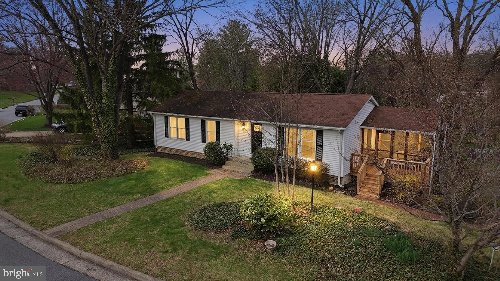 HAMILTON KNOLLS - Residential