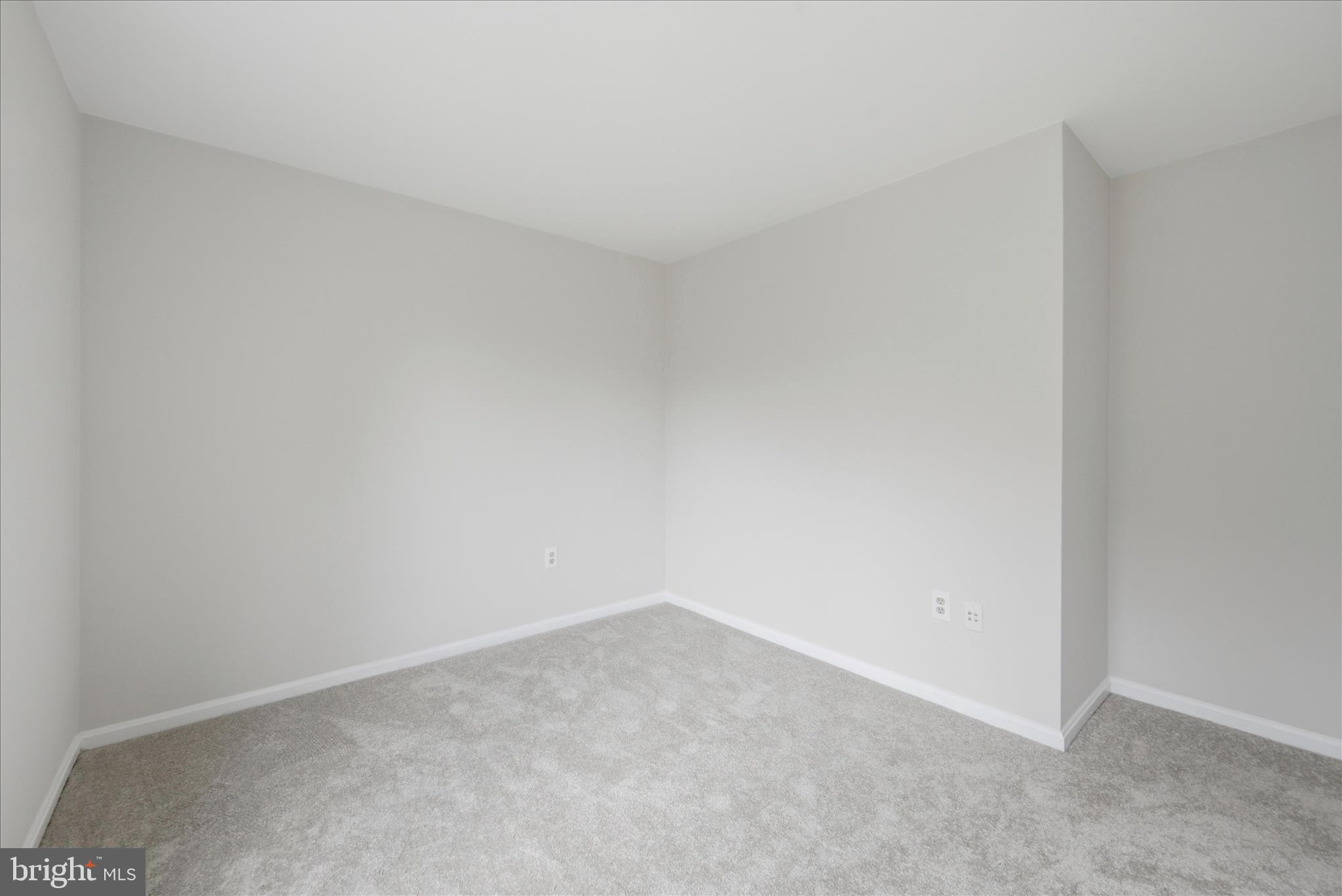 HAMILTON KNOLLS - Residential