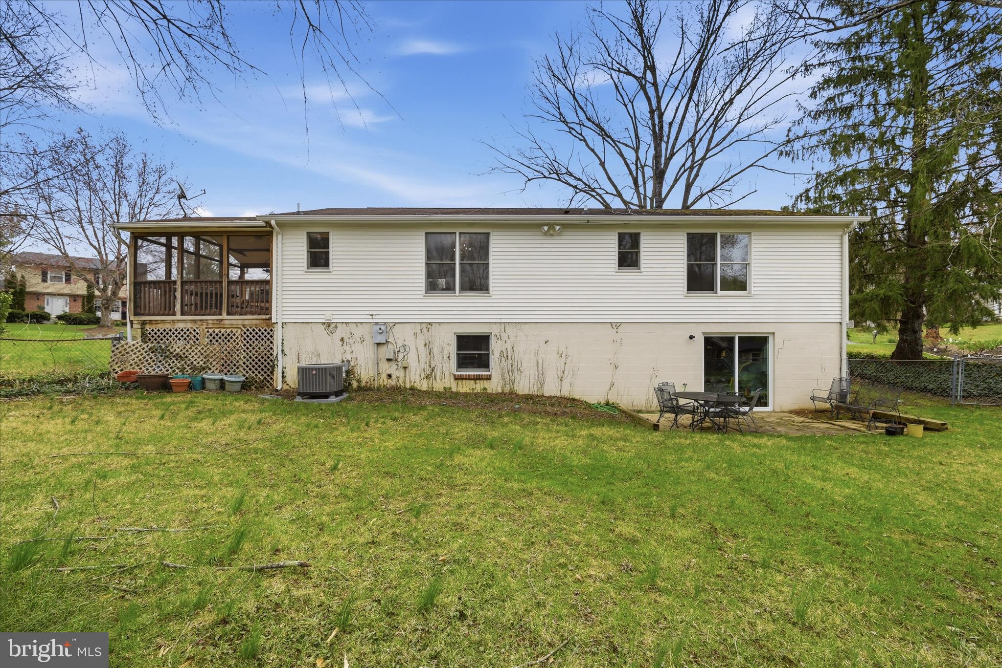 HAMILTON KNOLLS - Residential