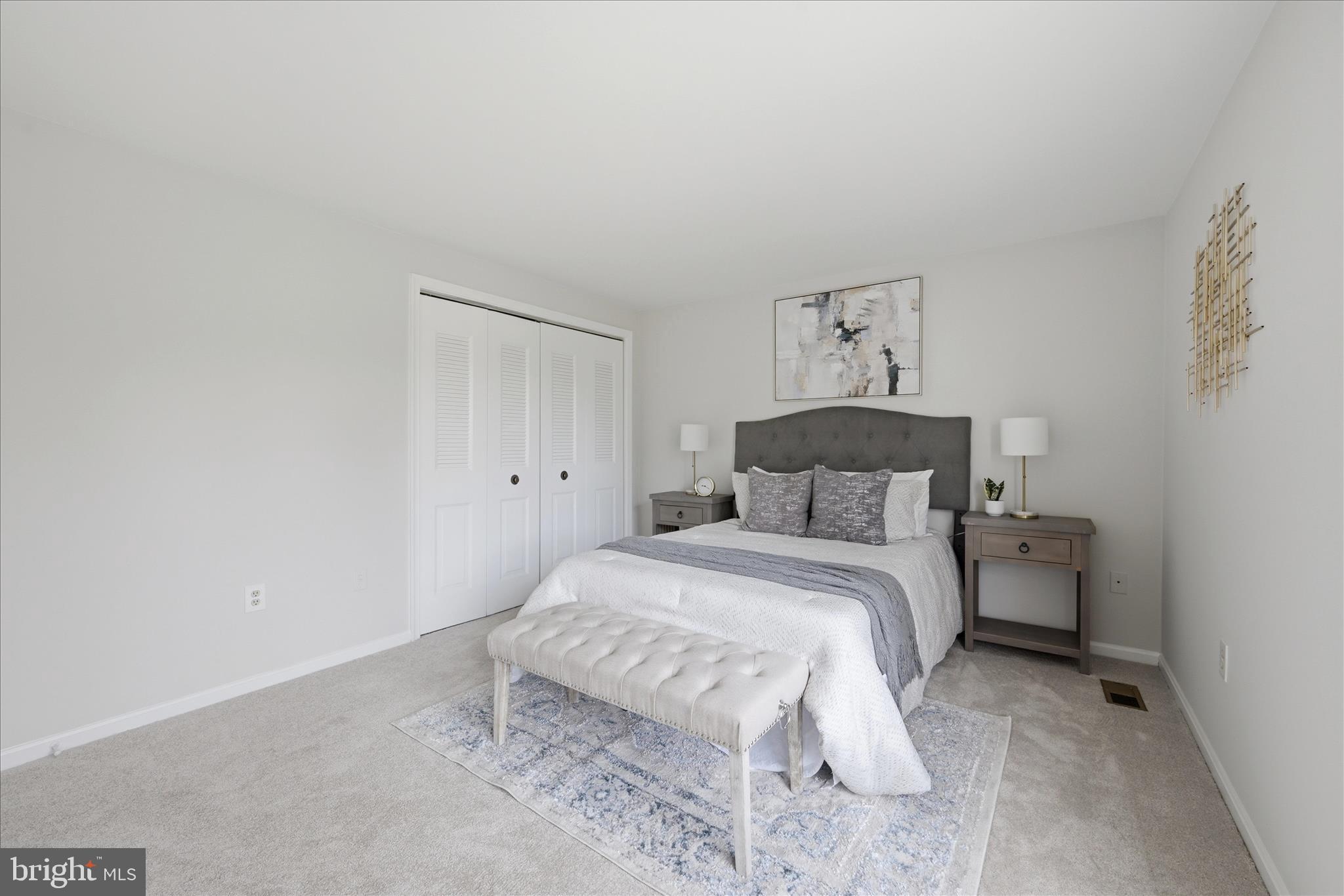 HAMILTON KNOLLS - Residential