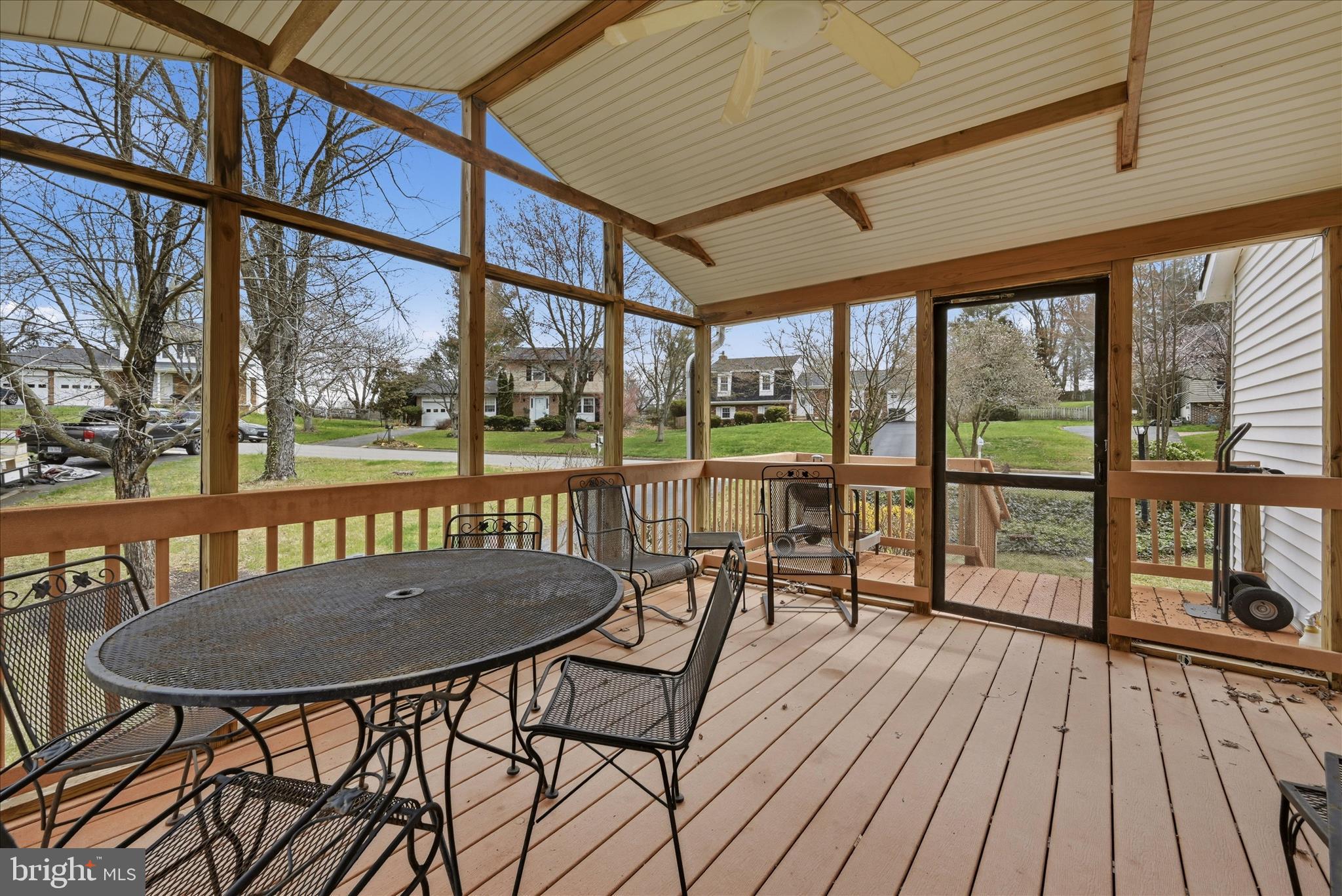 HAMILTON KNOLLS - Residential