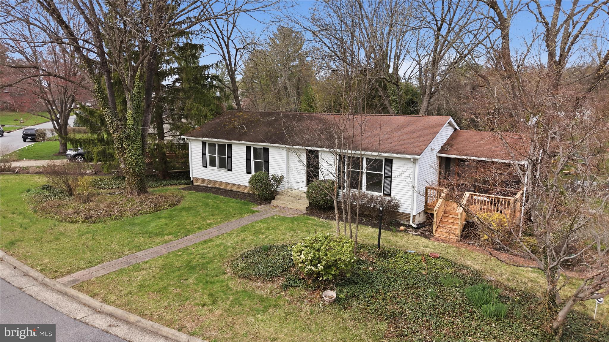 HAMILTON KNOLLS - Residential