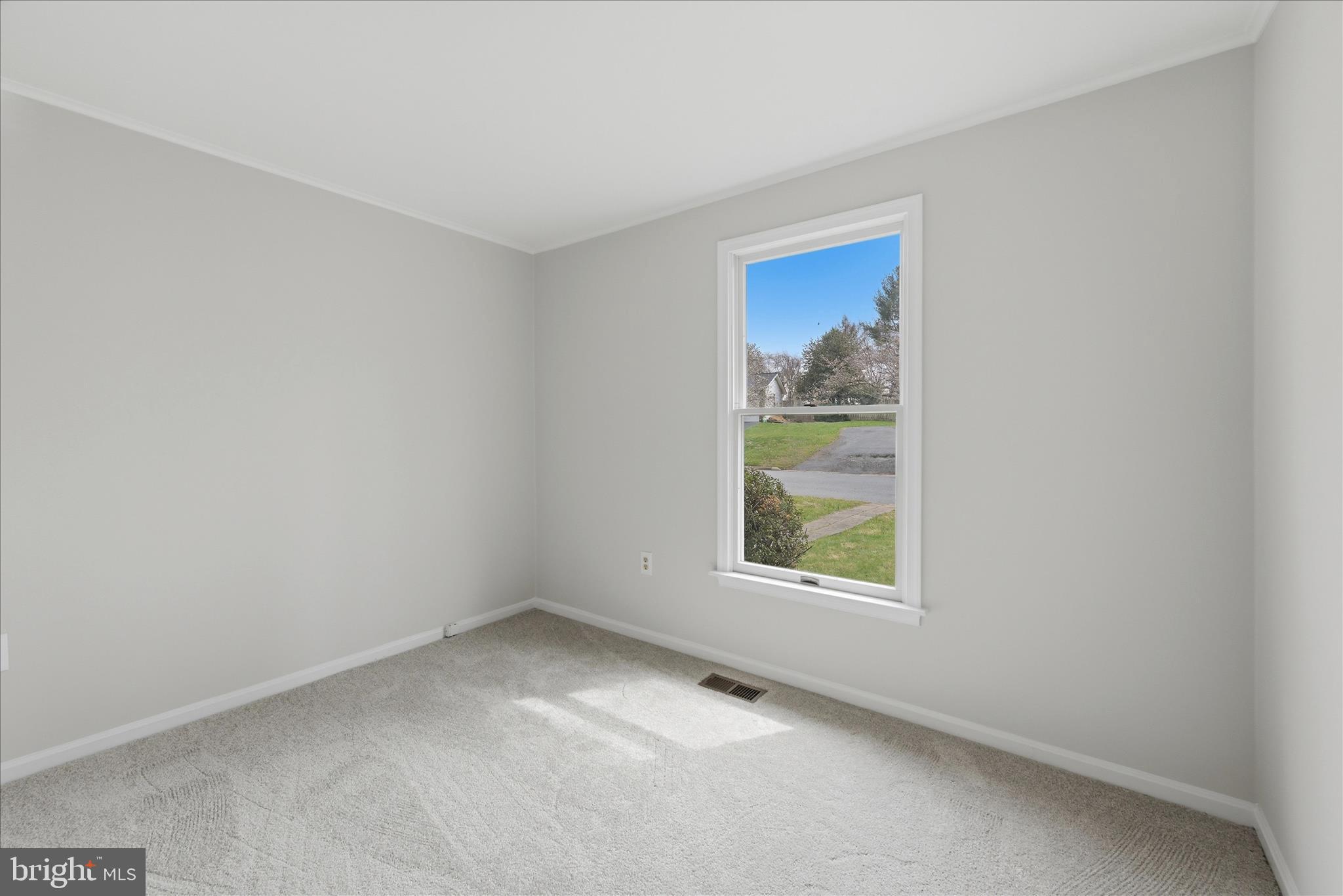 HAMILTON KNOLLS - Residential