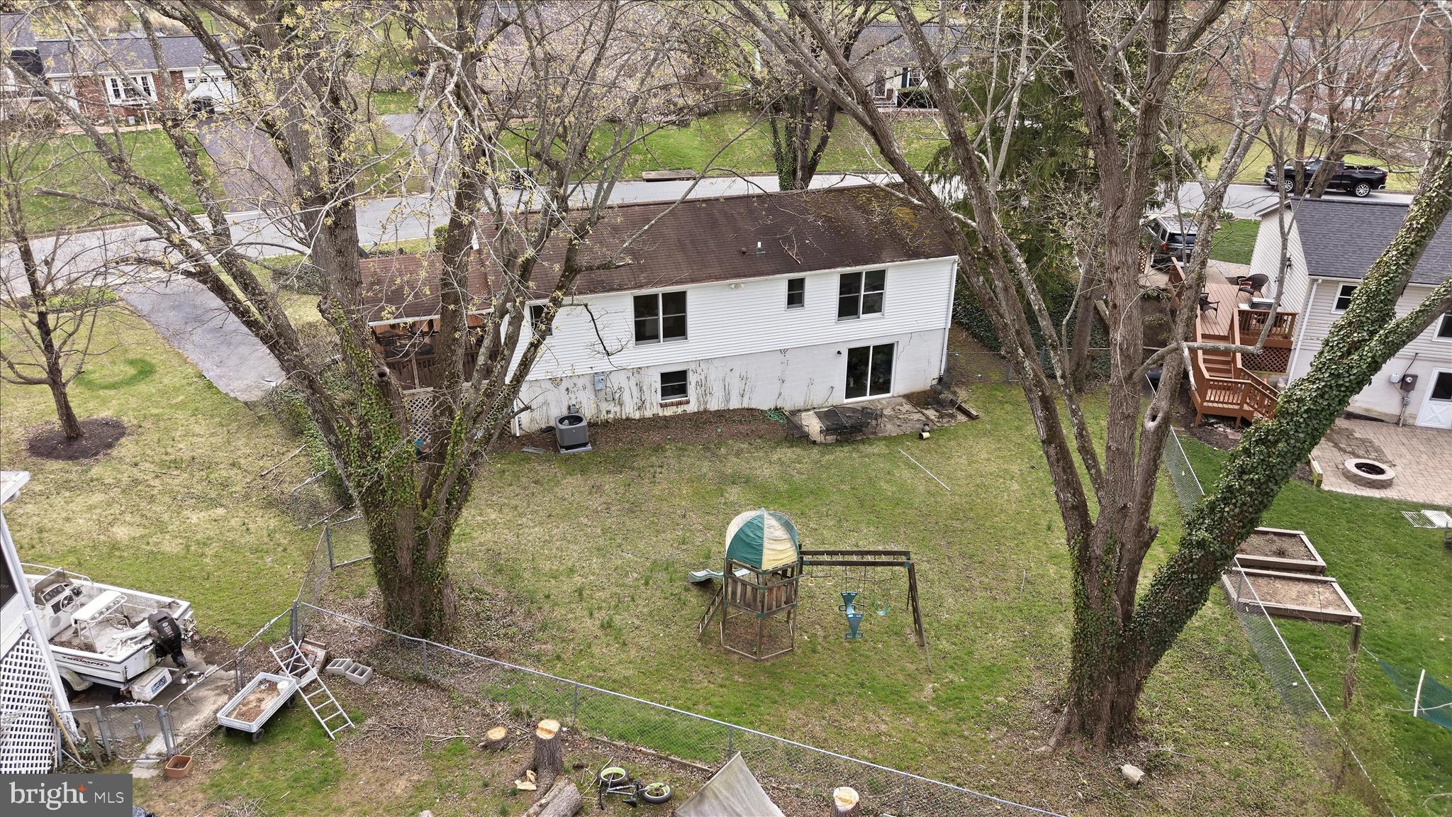 HAMILTON KNOLLS - Residential