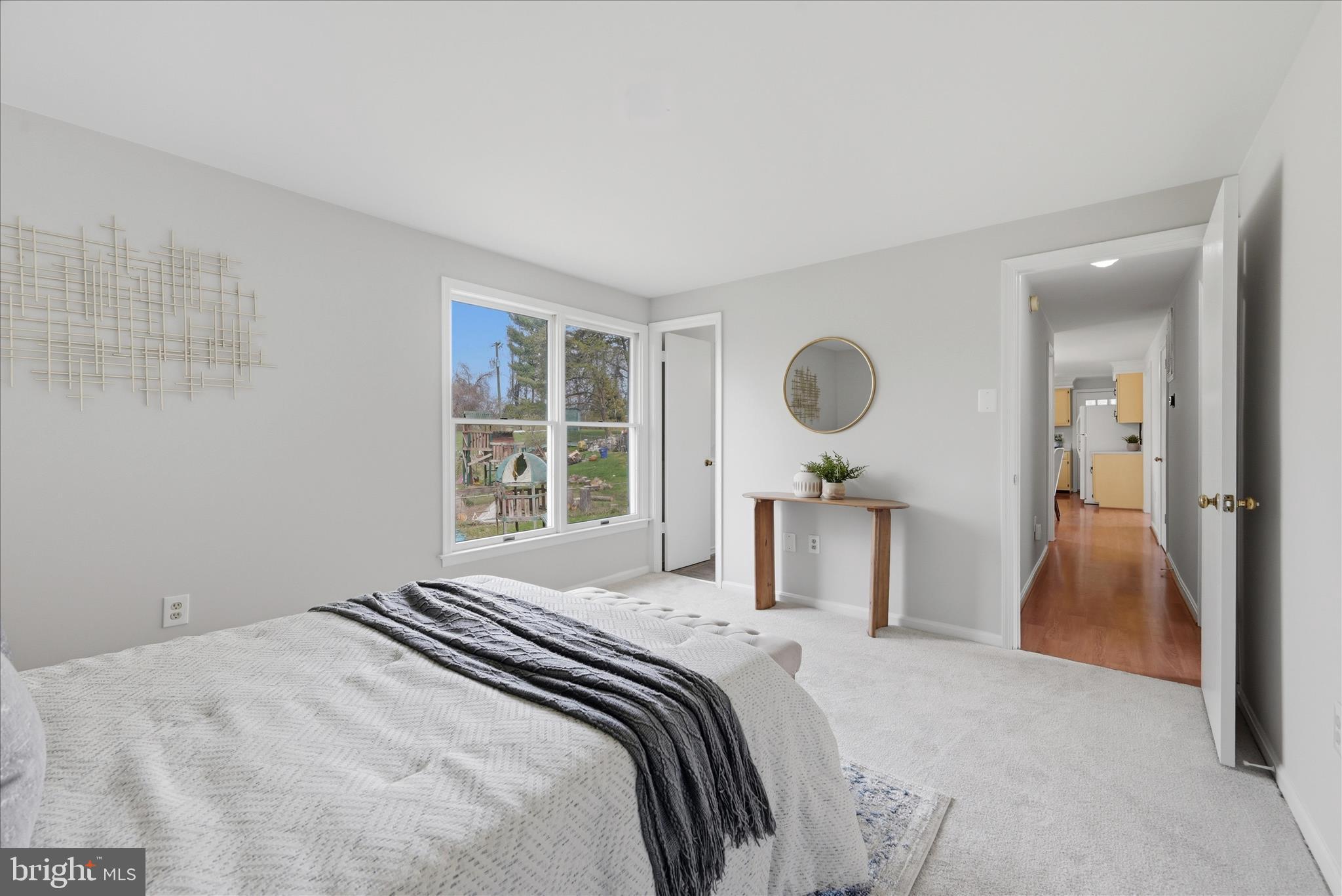 HAMILTON KNOLLS - Residential