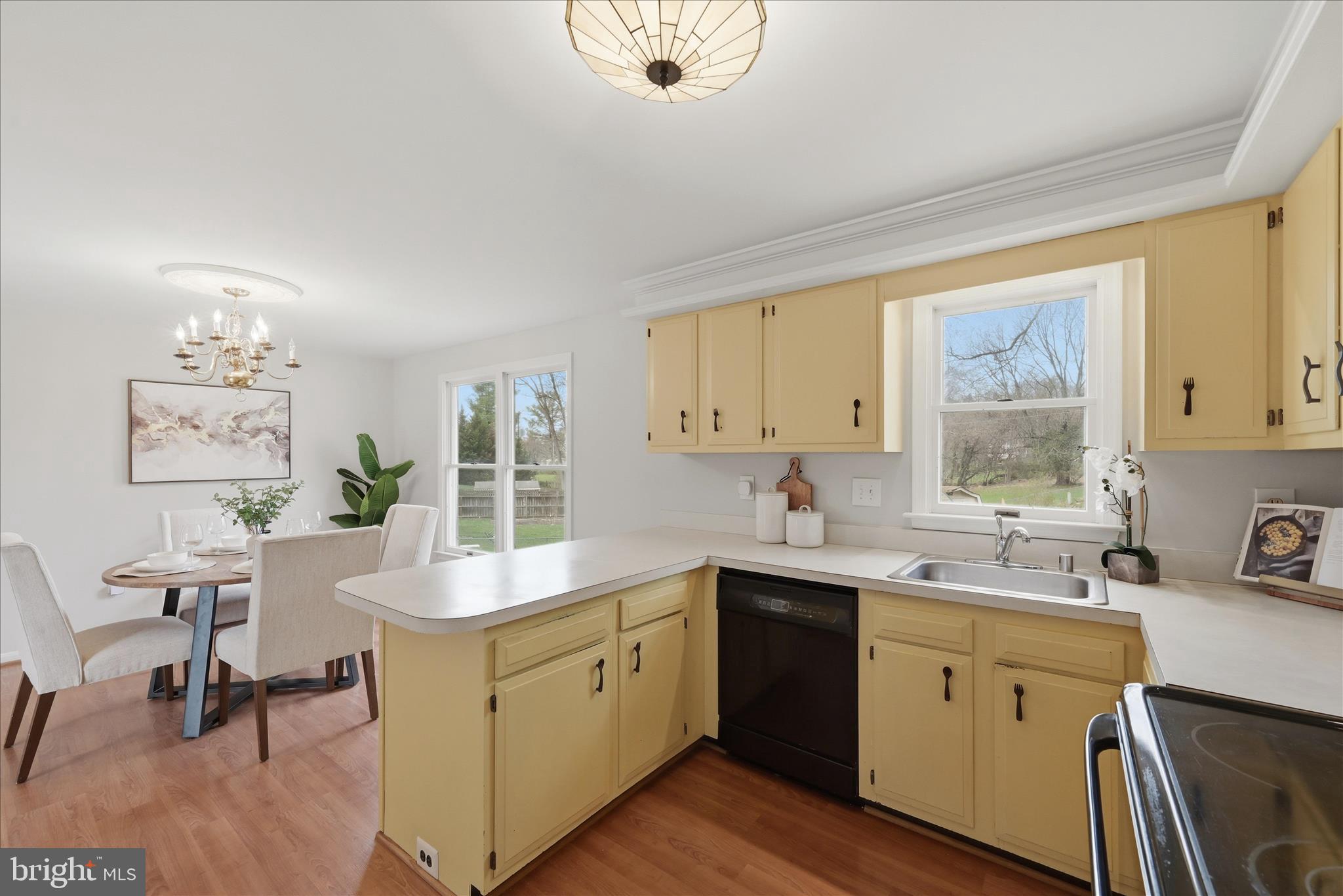 HAMILTON KNOLLS - Residential