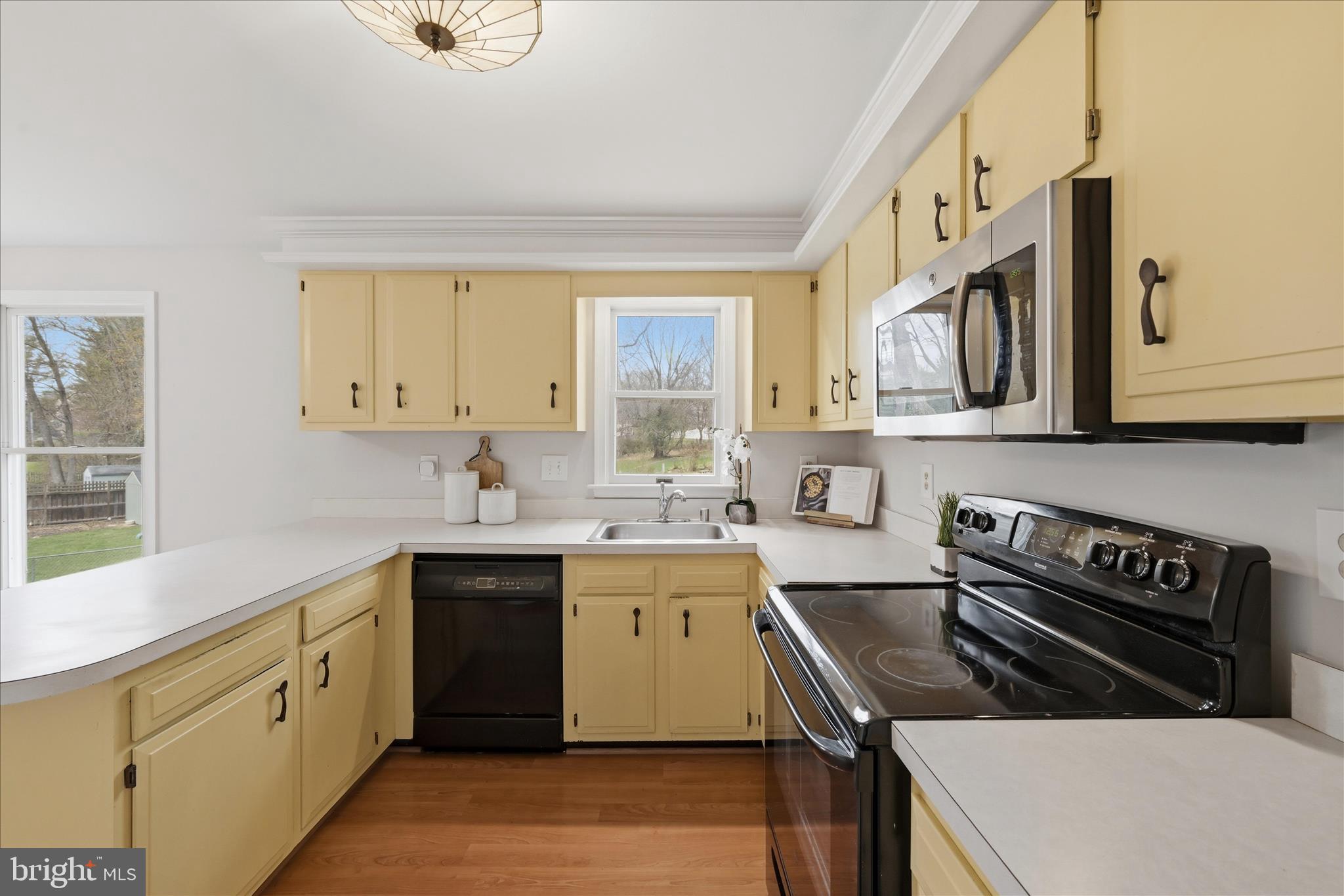 HAMILTON KNOLLS - Residential