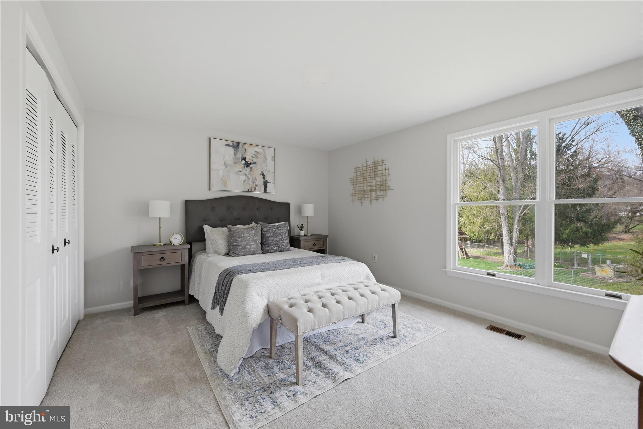 HAMILTON KNOLLS - Residential