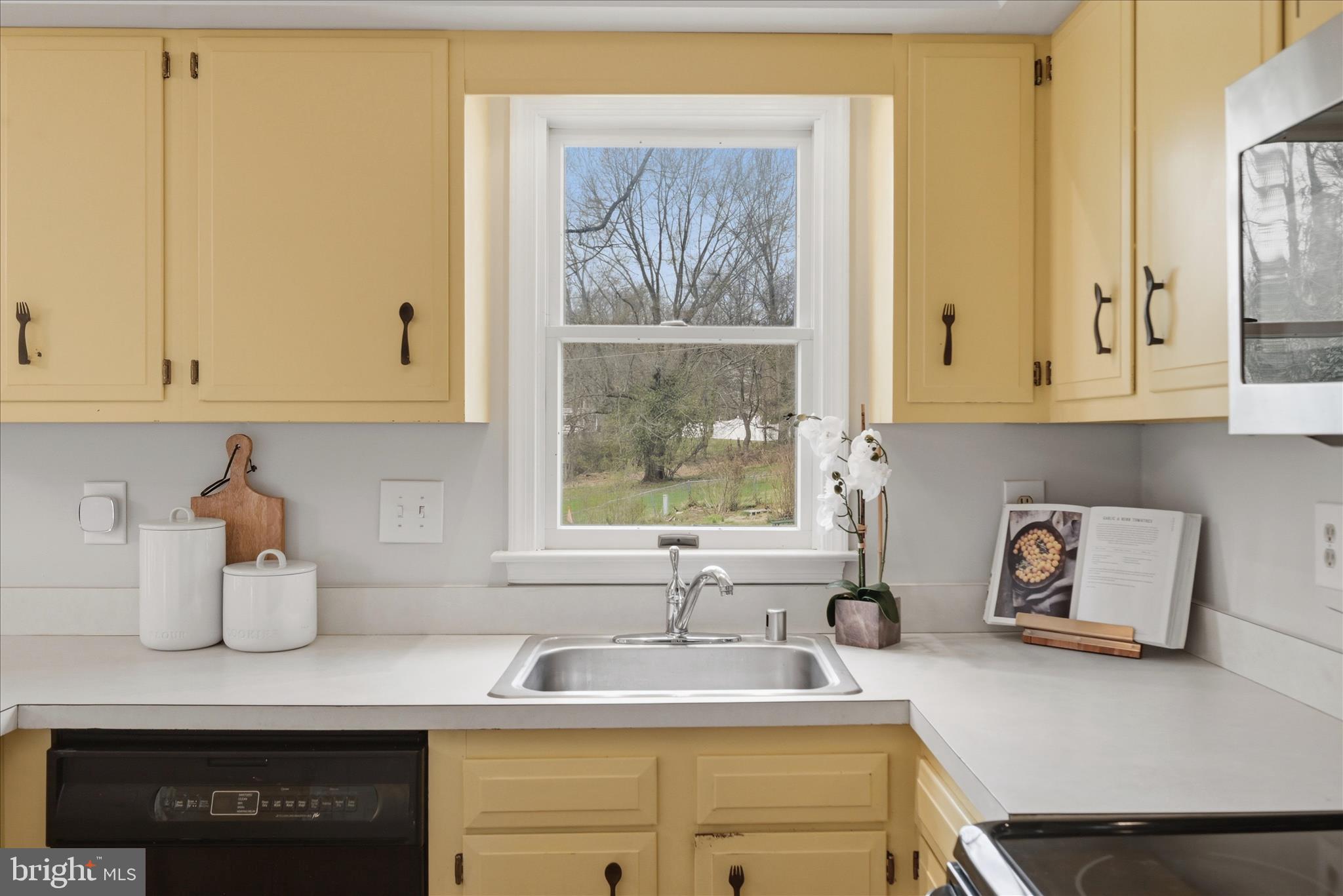 HAMILTON KNOLLS - Residential