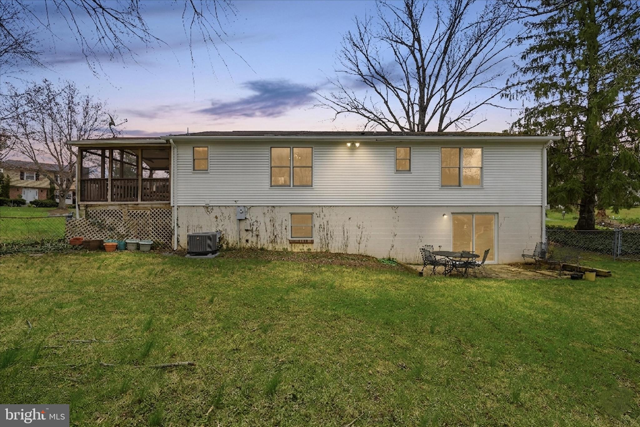 HAMILTON KNOLLS - Residential