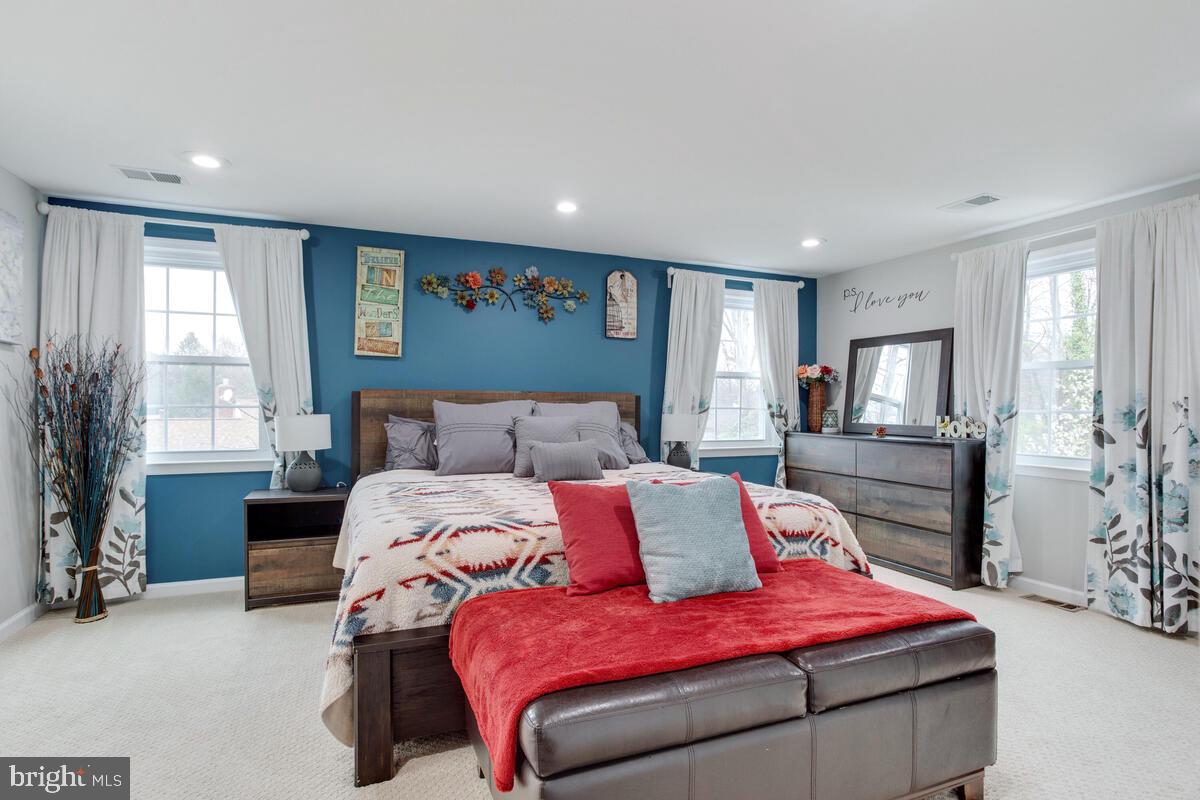 MONTPELIER - Residential