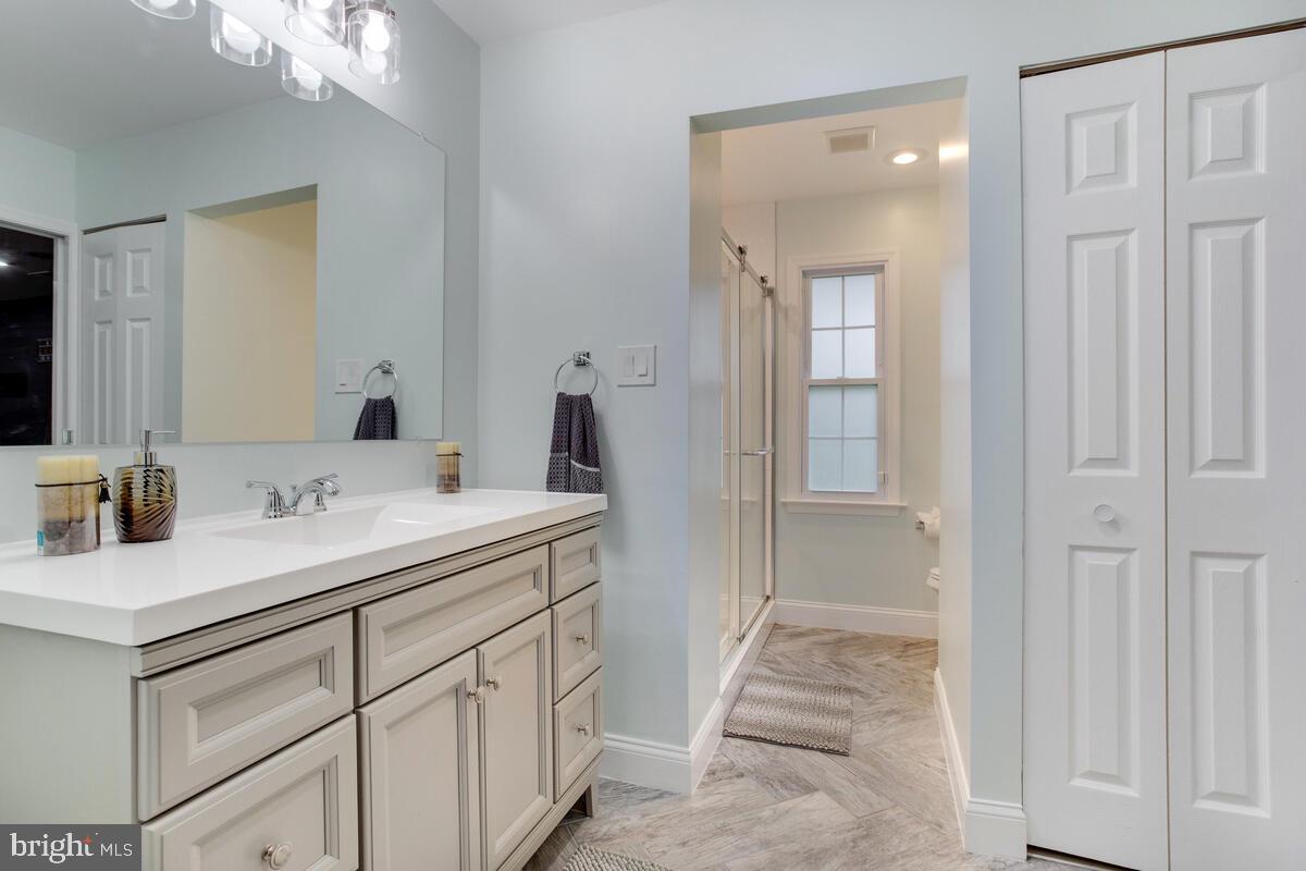 MONTPELIER - Residential